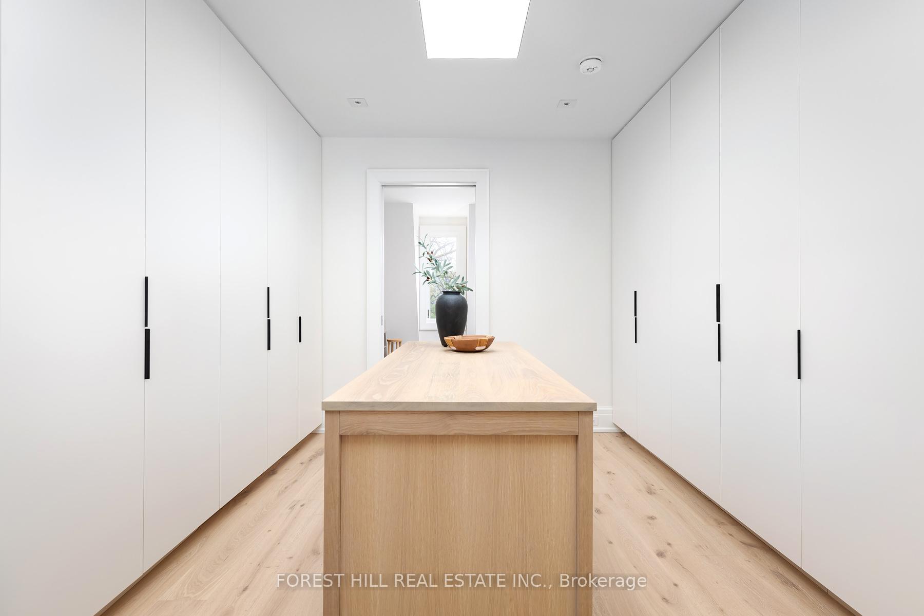 61 Foxley Street, Toronto C01