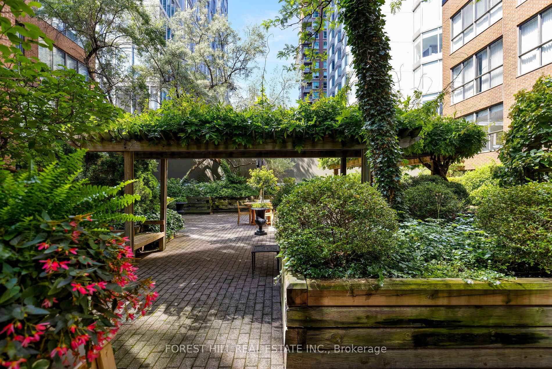 164 Cumberland Street 503, Toronto C02 Unit: 503