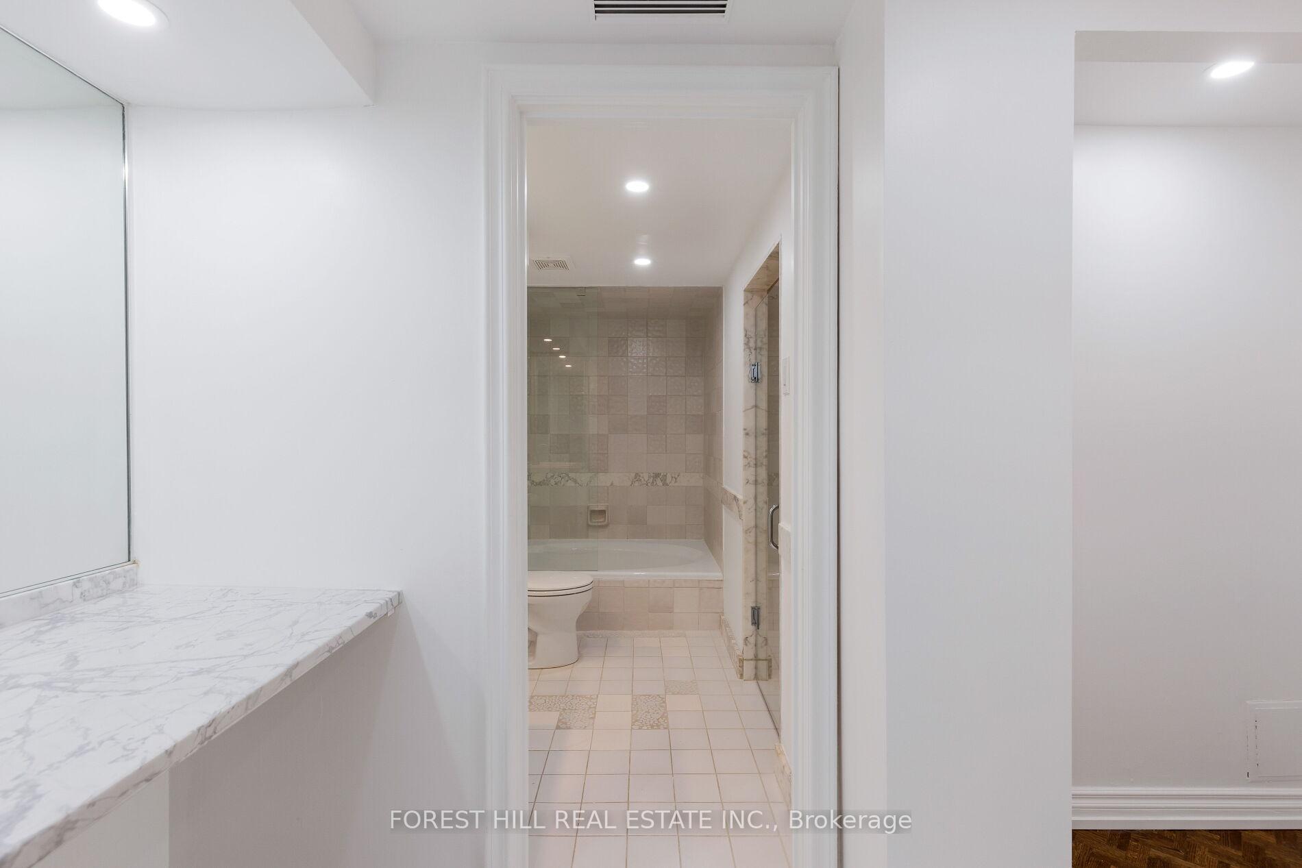 164 Cumberland Street 503, Toronto C02 Unit: 503