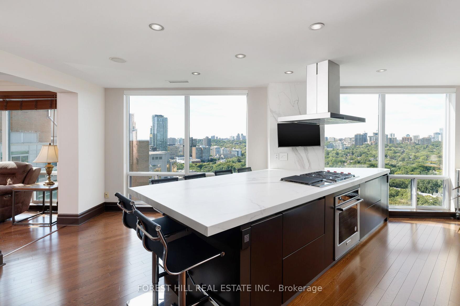 300 Bloor Street E 2701