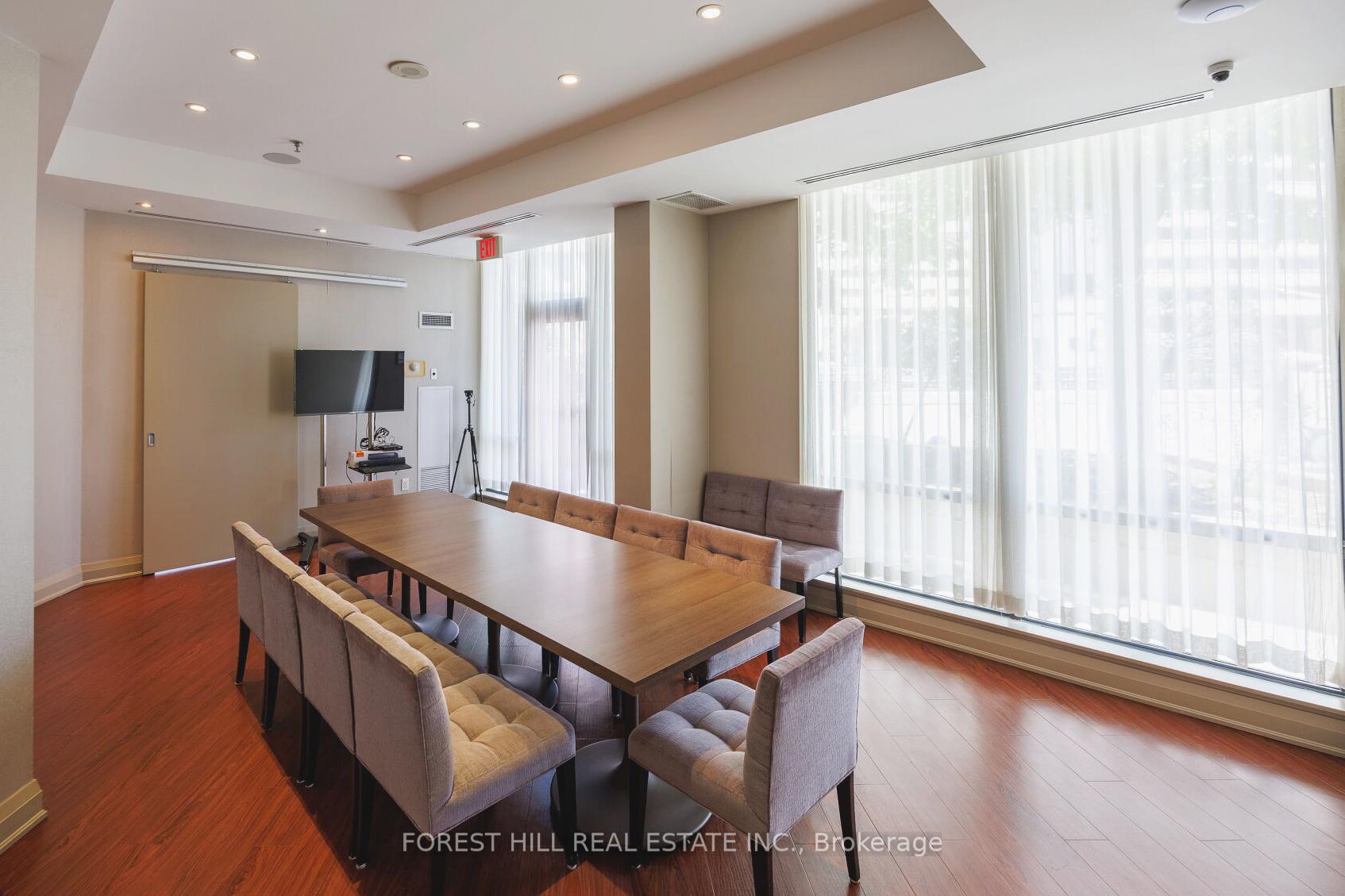 300 Bloor Street E 2701
