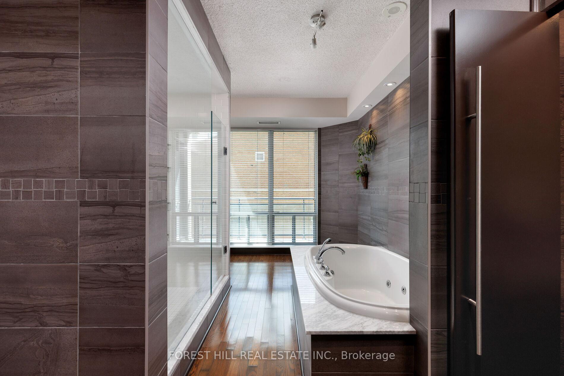 300 Bloor Street E 2701