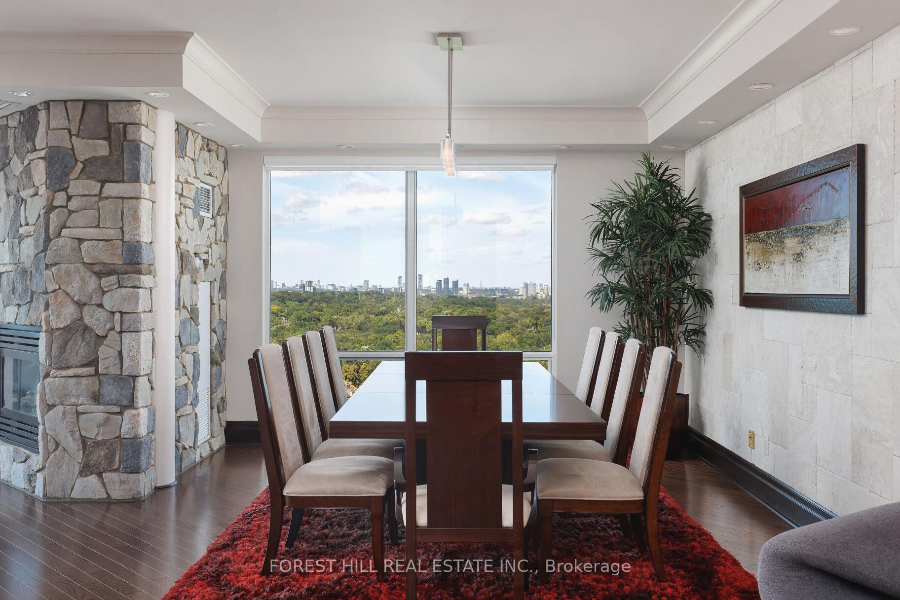 300 Bloor Street E 2701