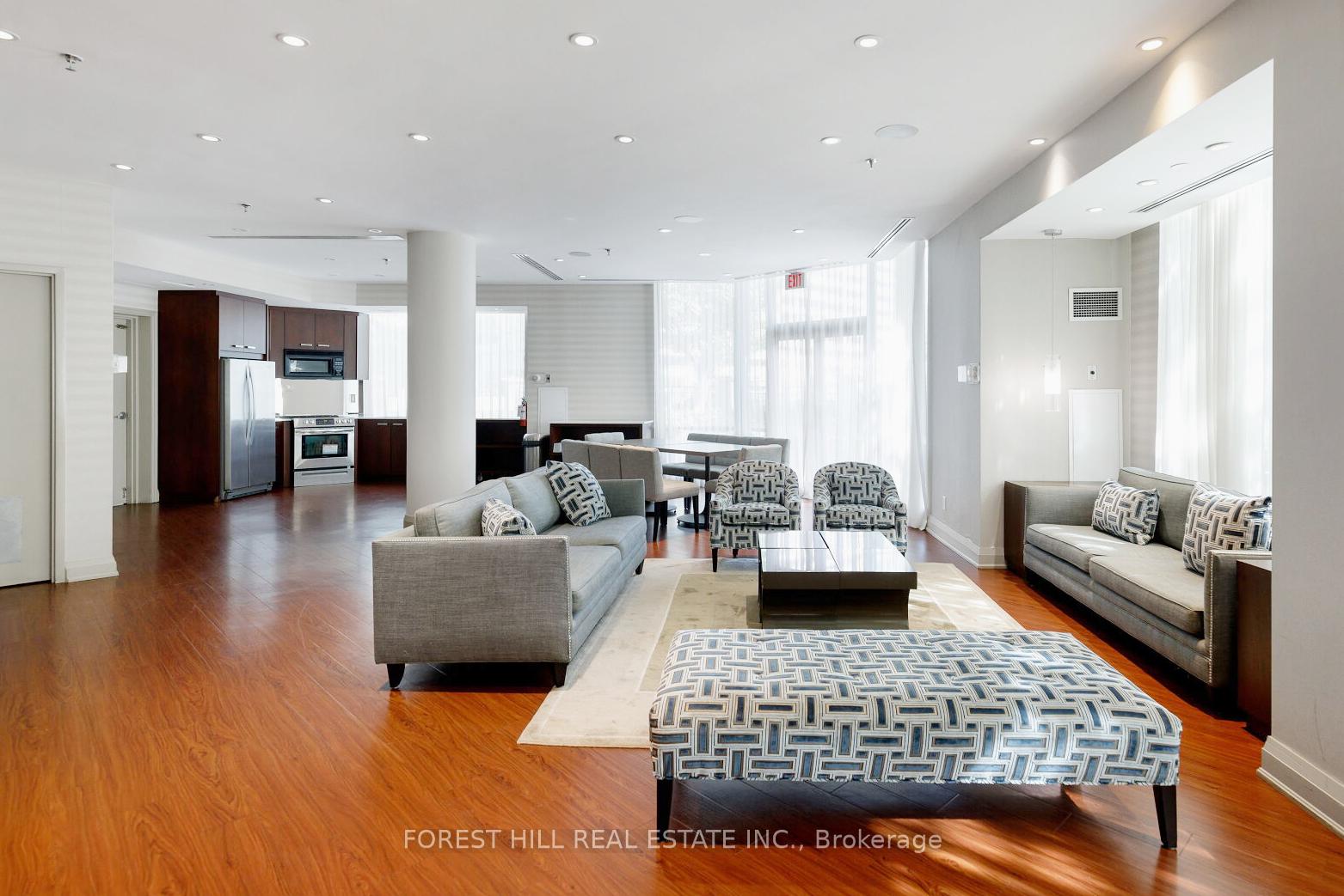 300 Bloor Street E 2701