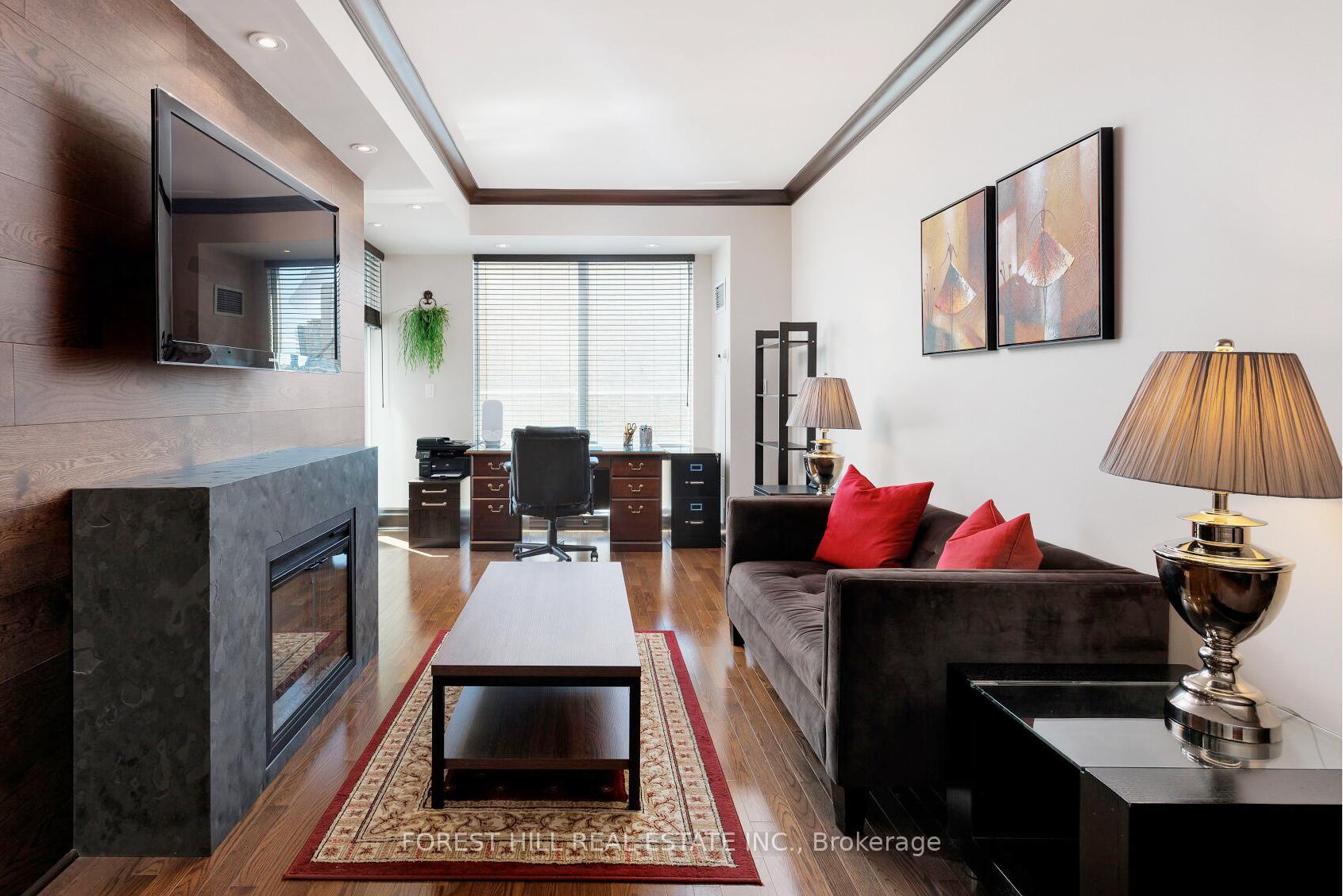 300 Bloor Street E 2701