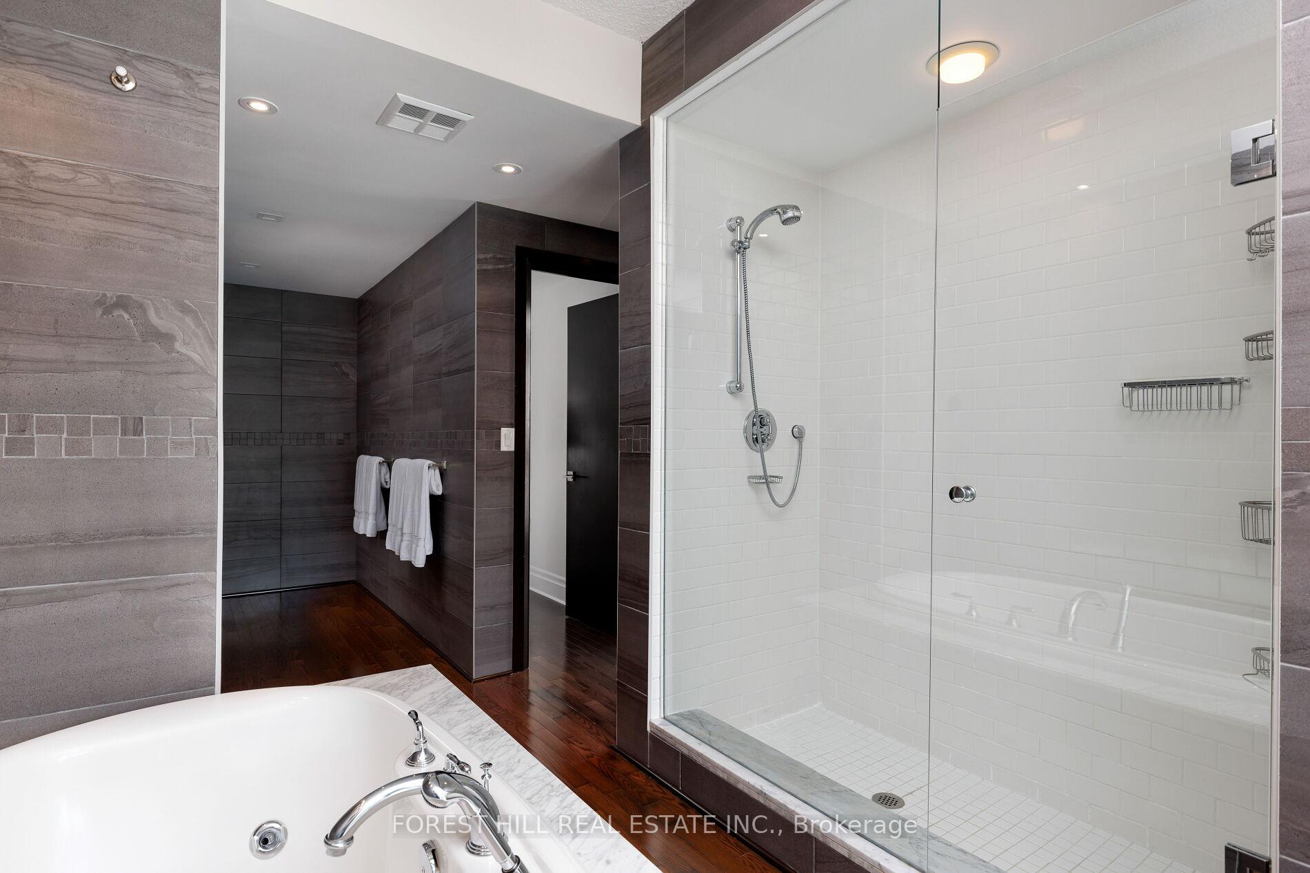 300 Bloor Street E 2701