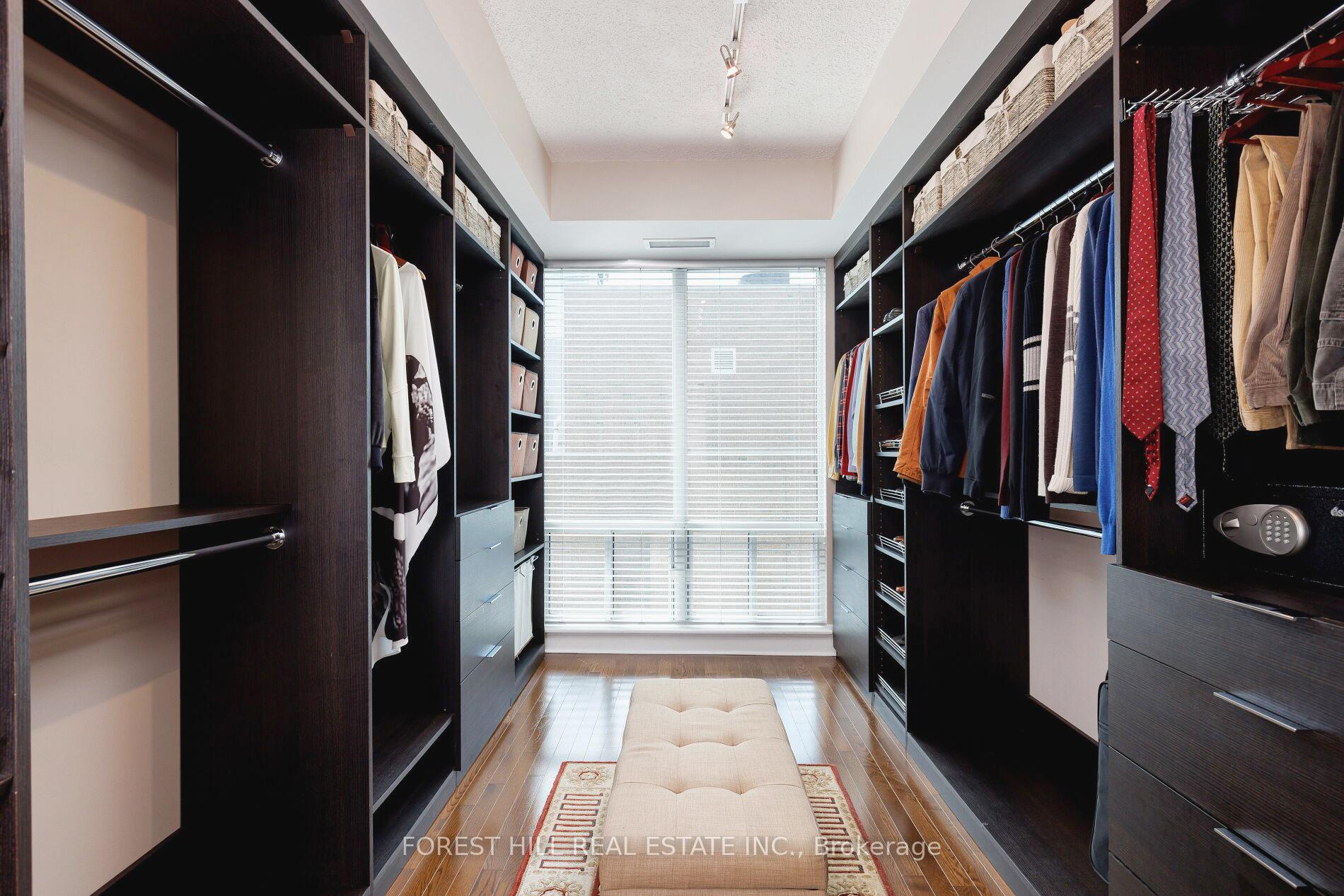 300 Bloor Street E 2701