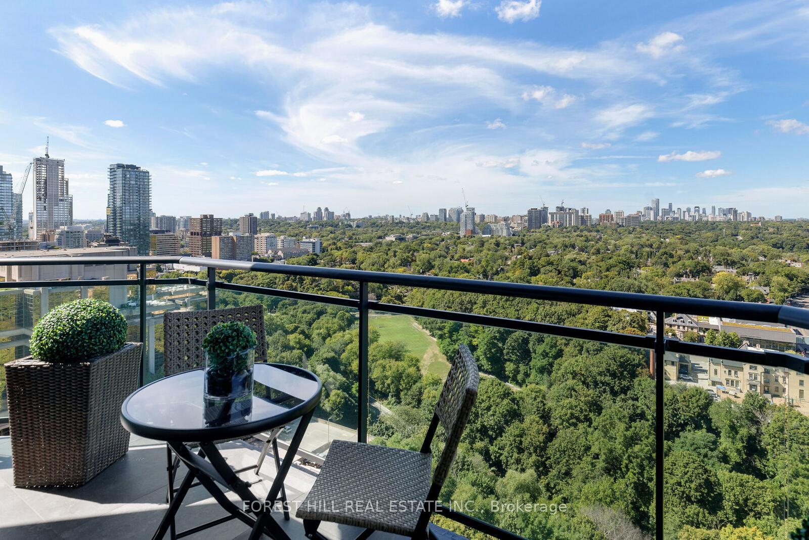 300 Bloor Street E 2701