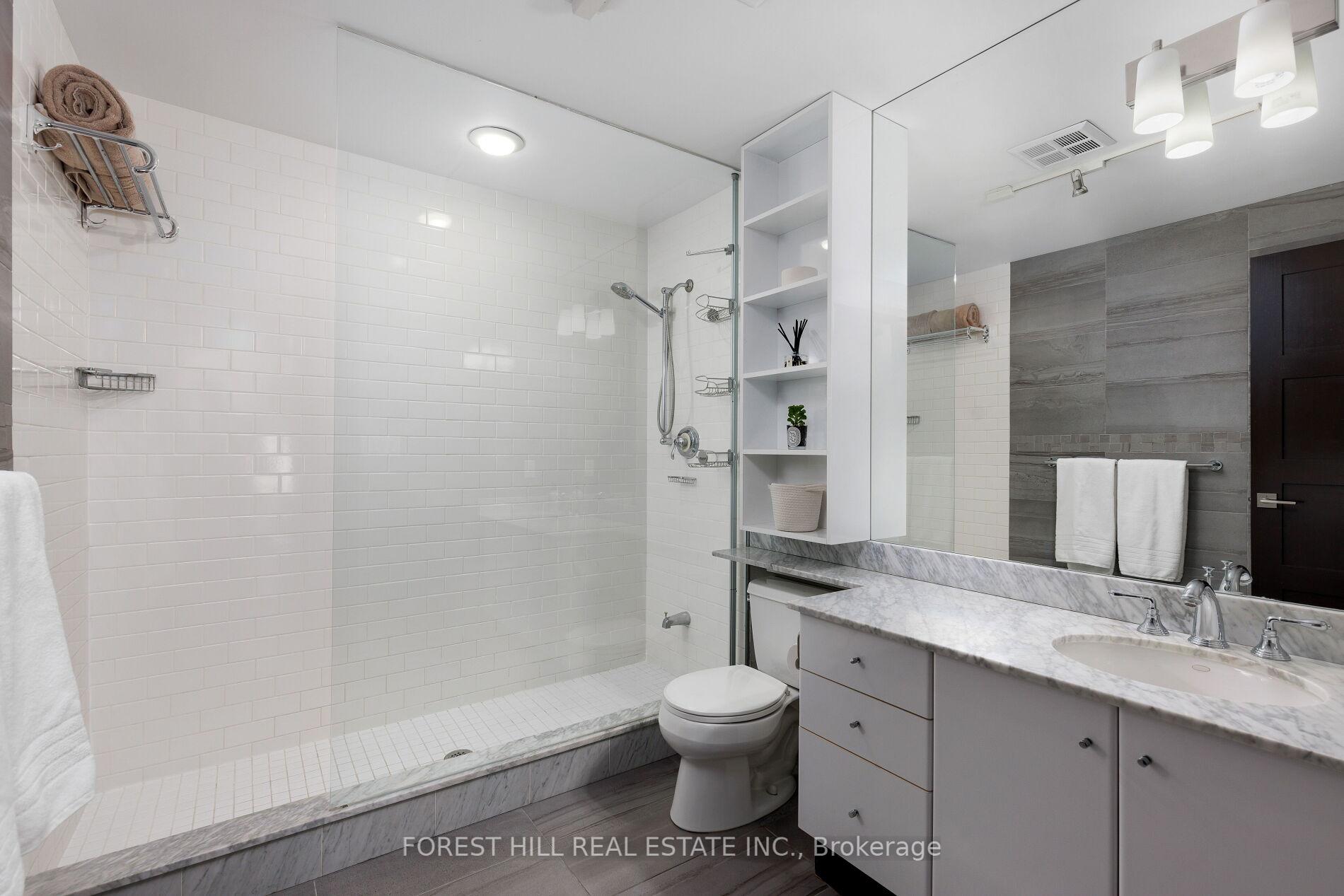 300 Bloor Street E 2701