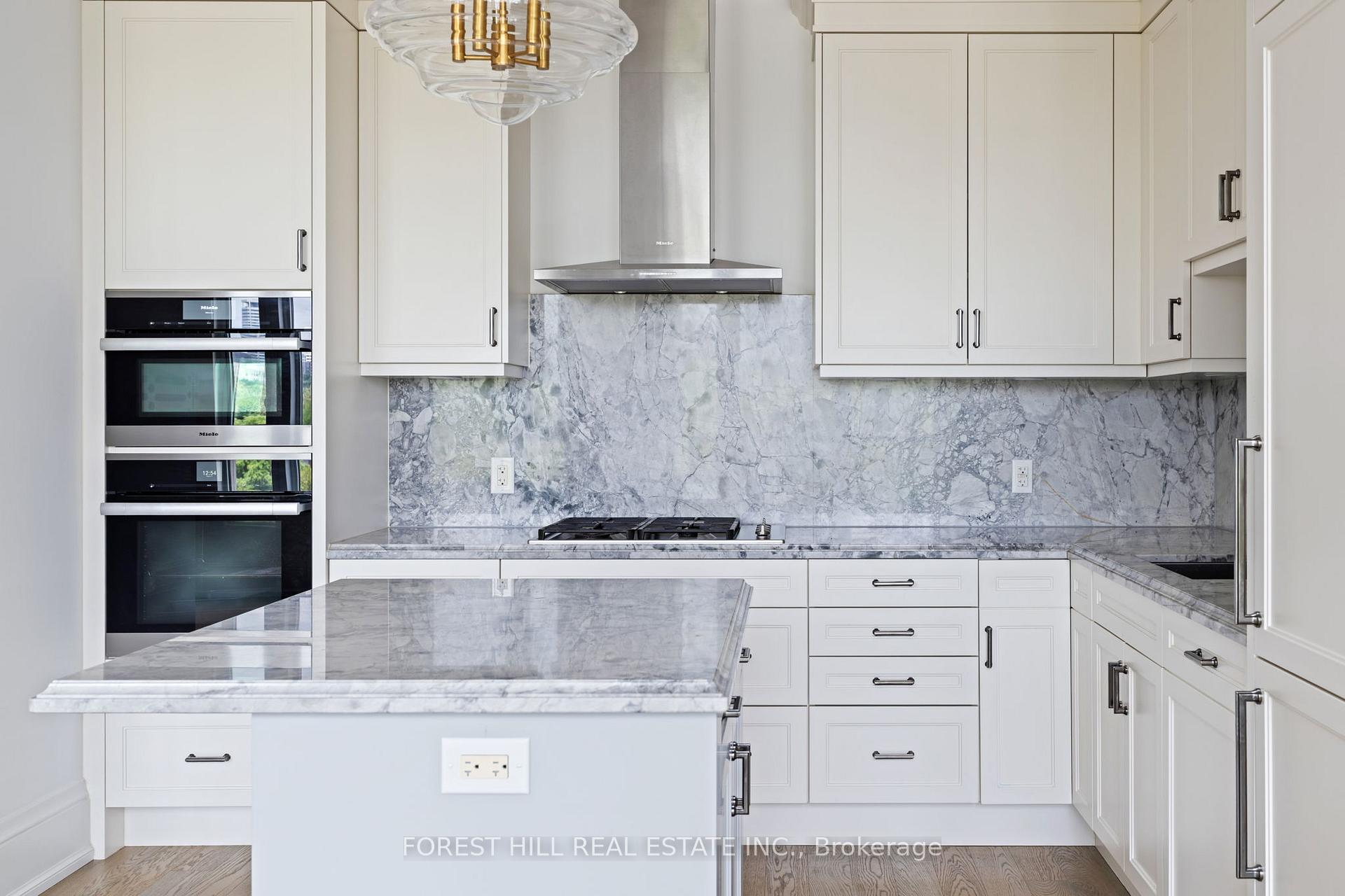 133 Hazelton Avenue 506