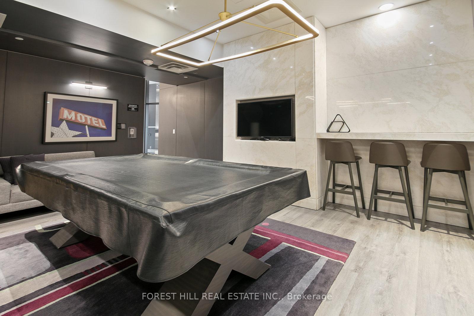 1 Edgewater Drive SPH #07