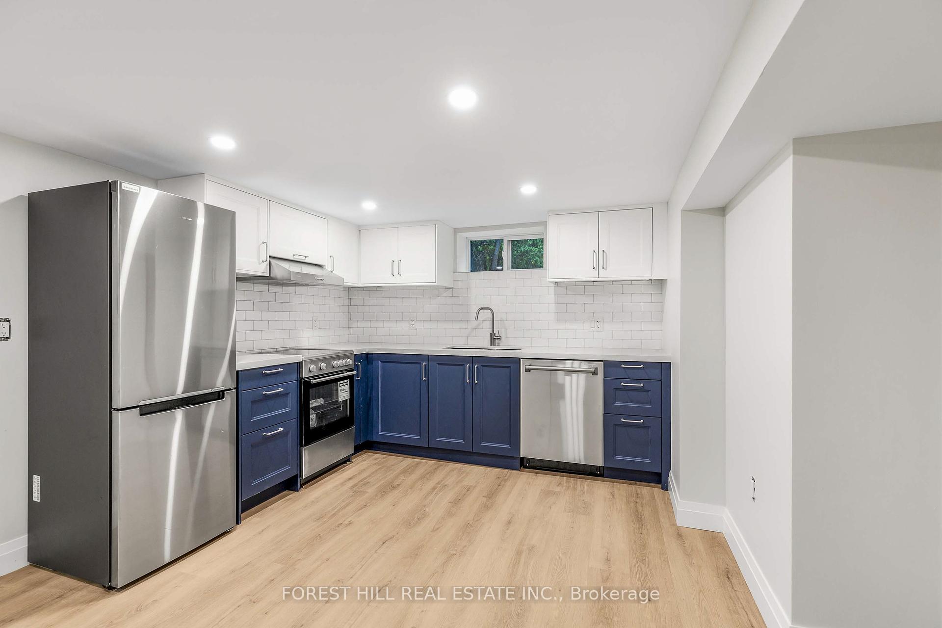 116 Manor Road E Lower