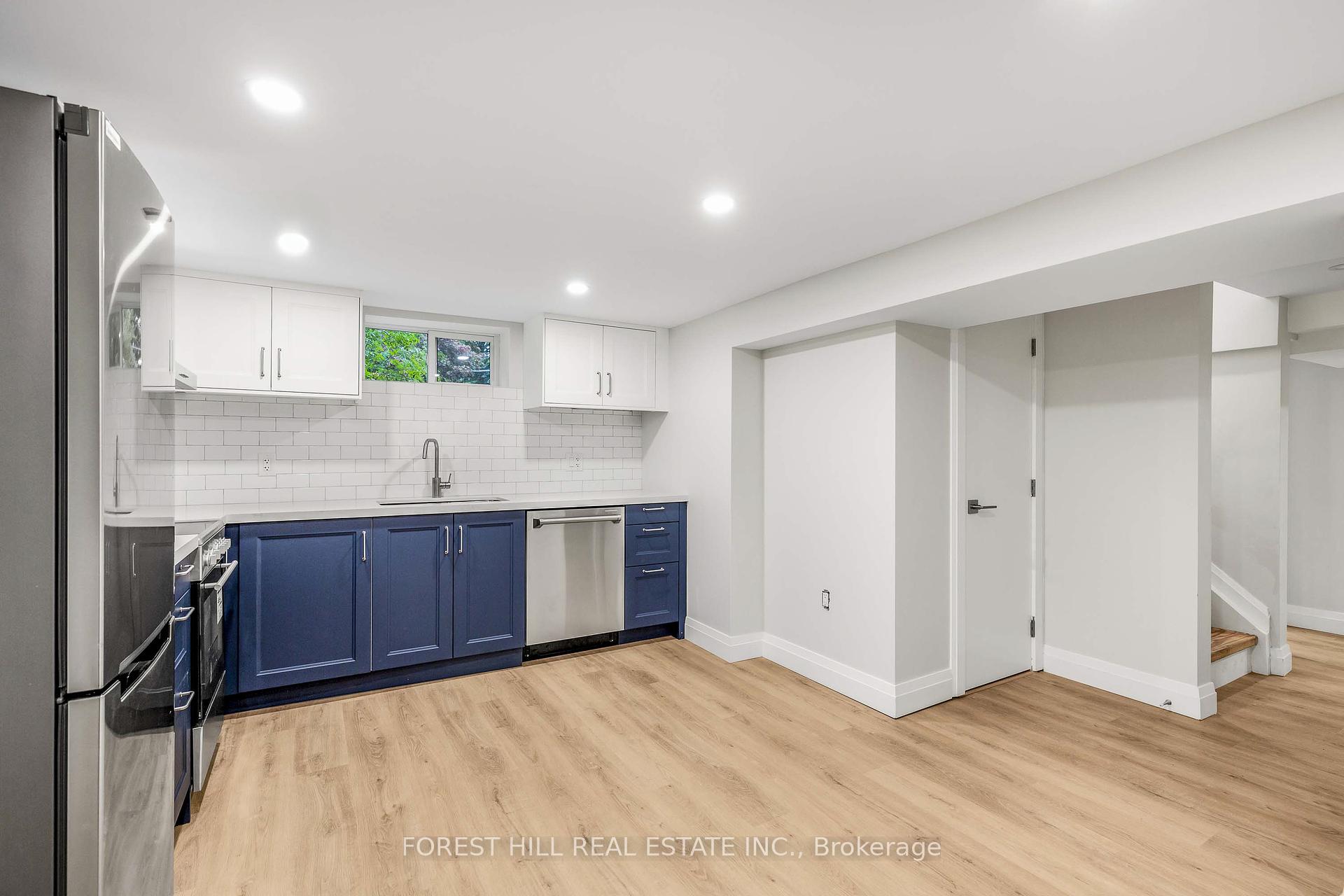 116 Manor Road E Lower