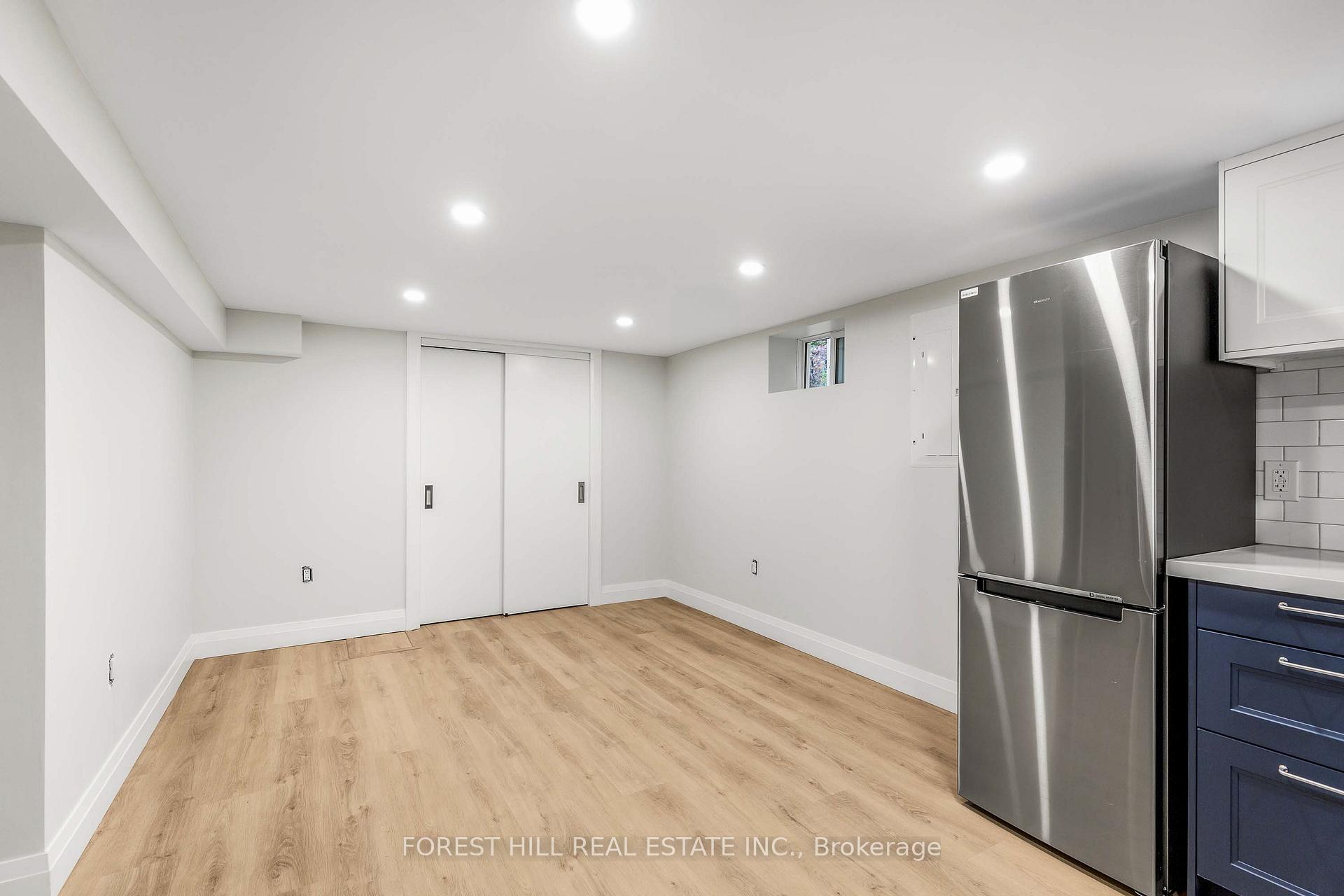 116 Manor Road E Lower