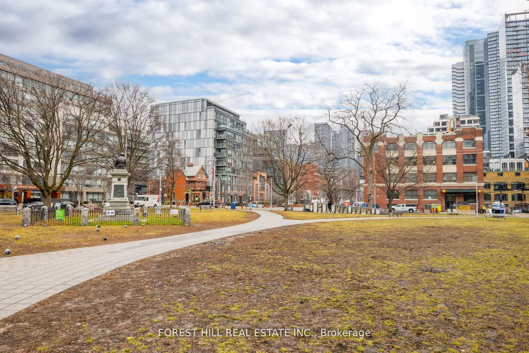 508 Wellington Street 802