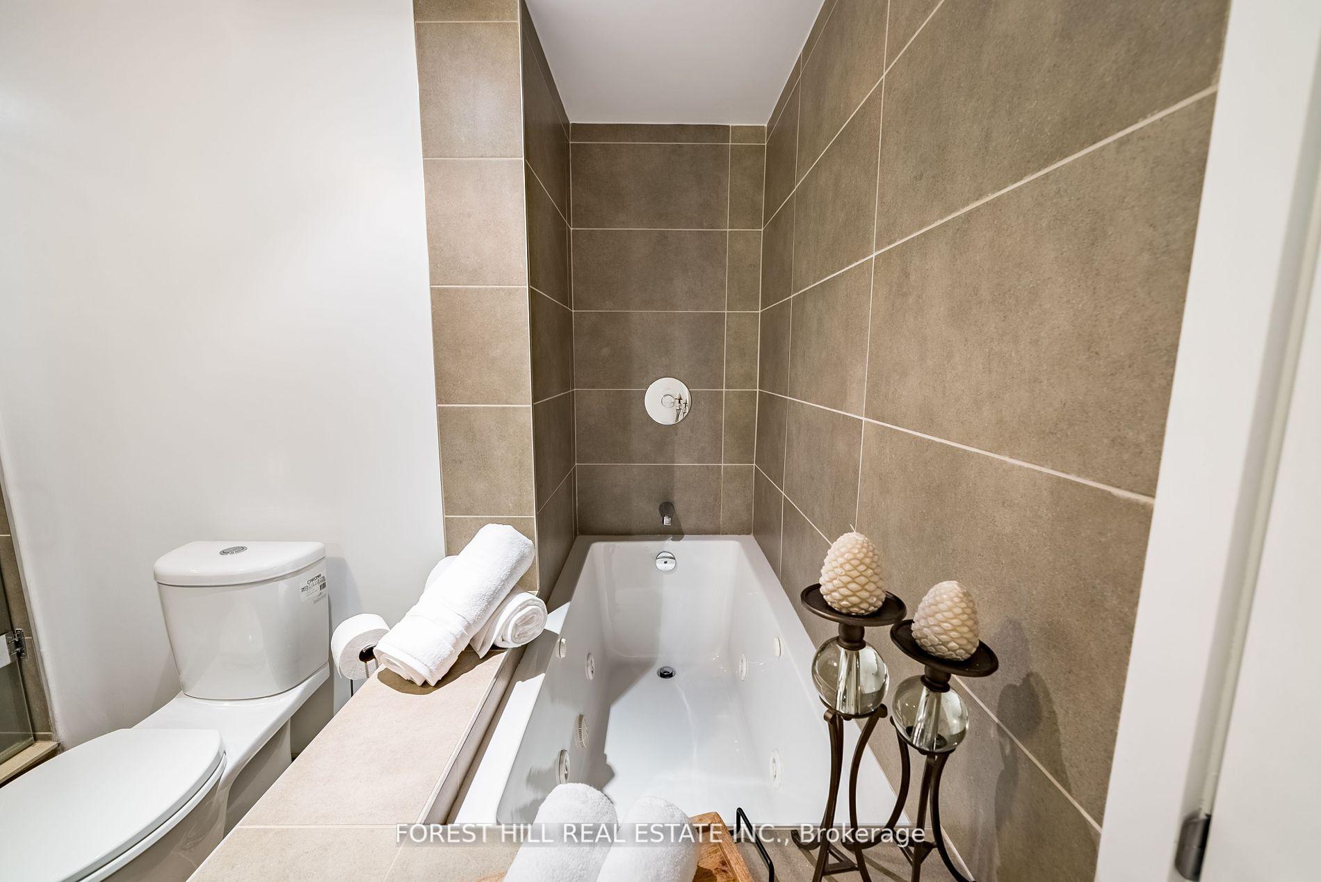 508 Wellington Street 802