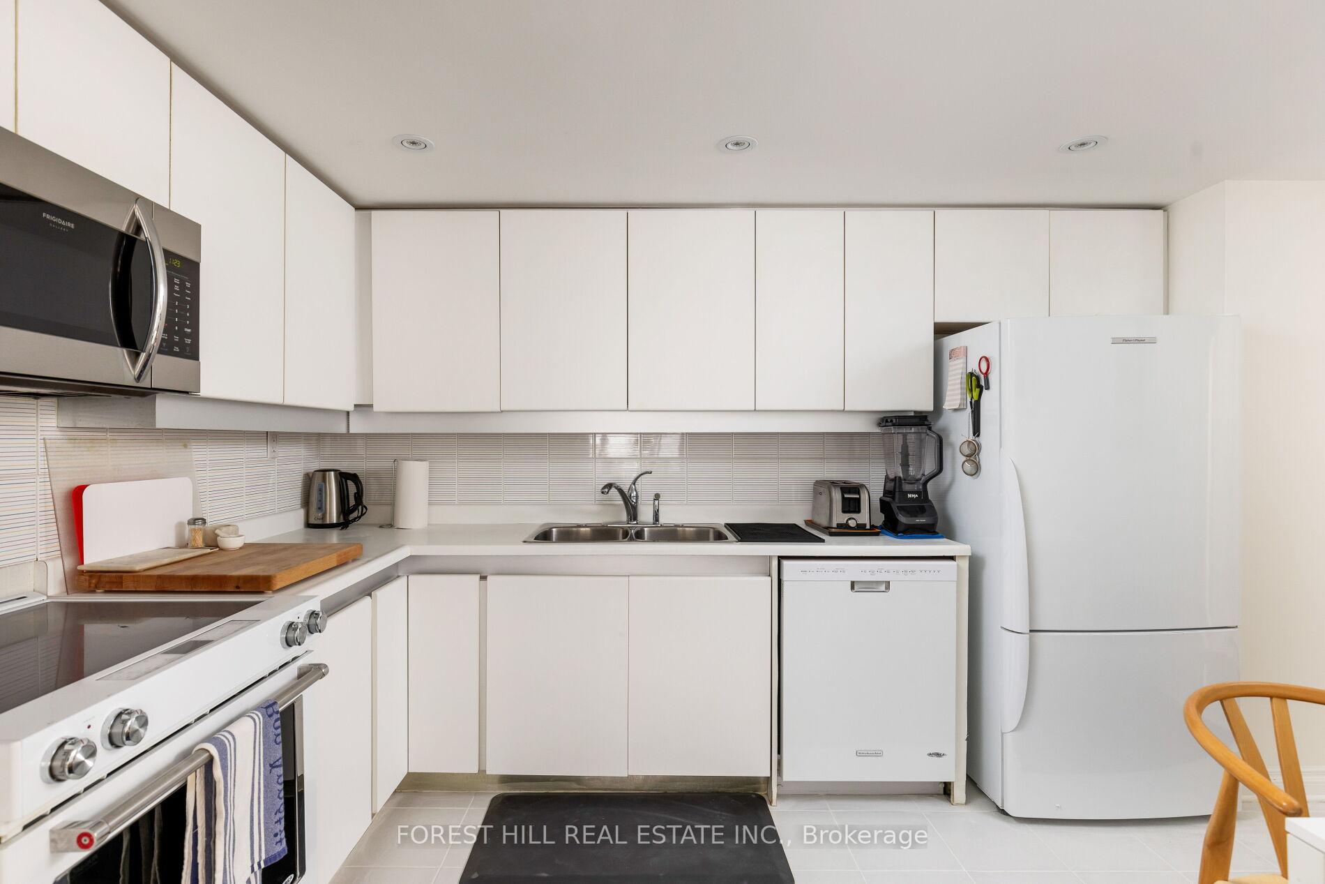 164 Cumberland Street 505, Toronto C02 Unit: 505
