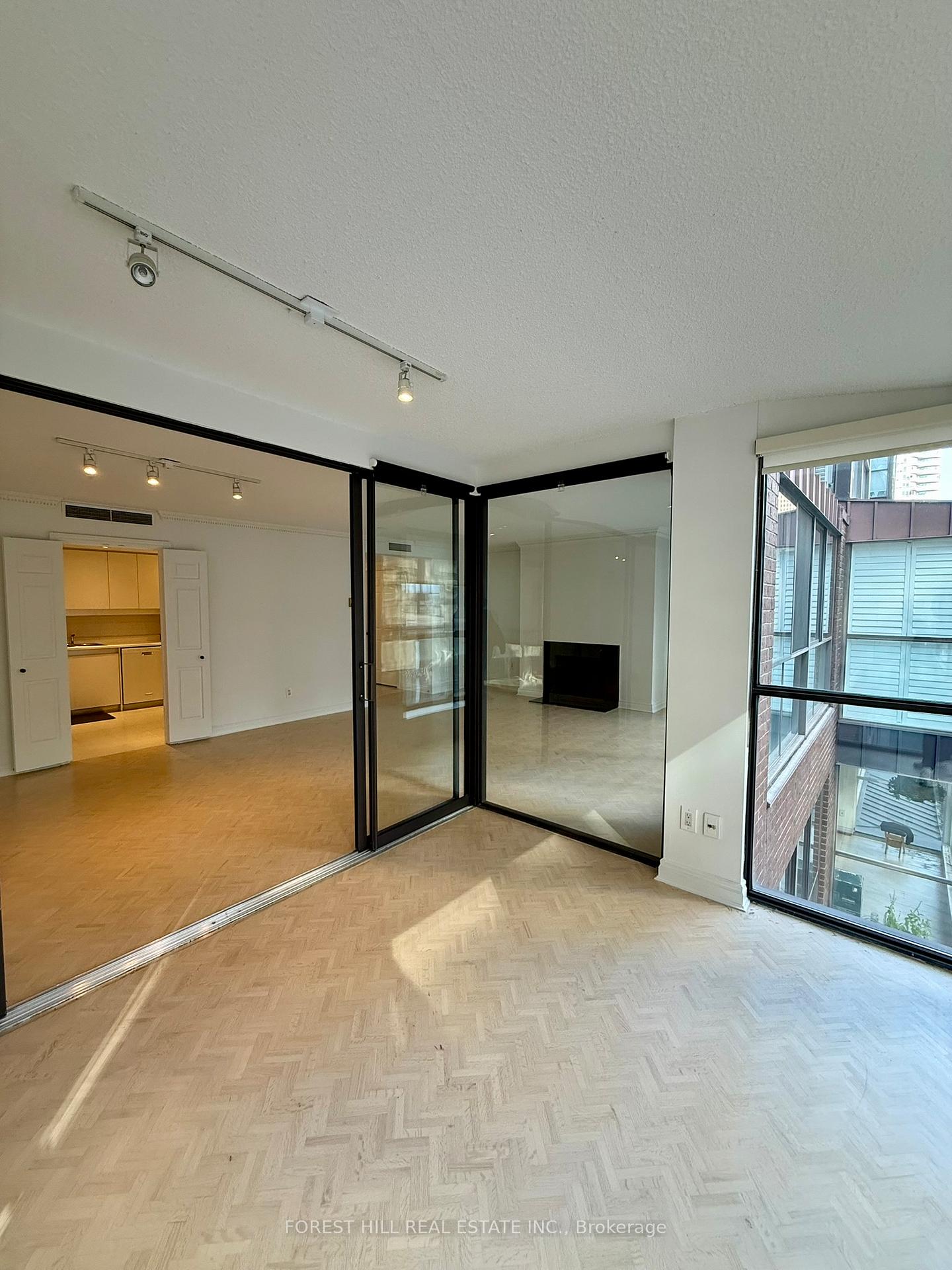 164 Cumberland Street 505, Toronto C02 Unit: 505