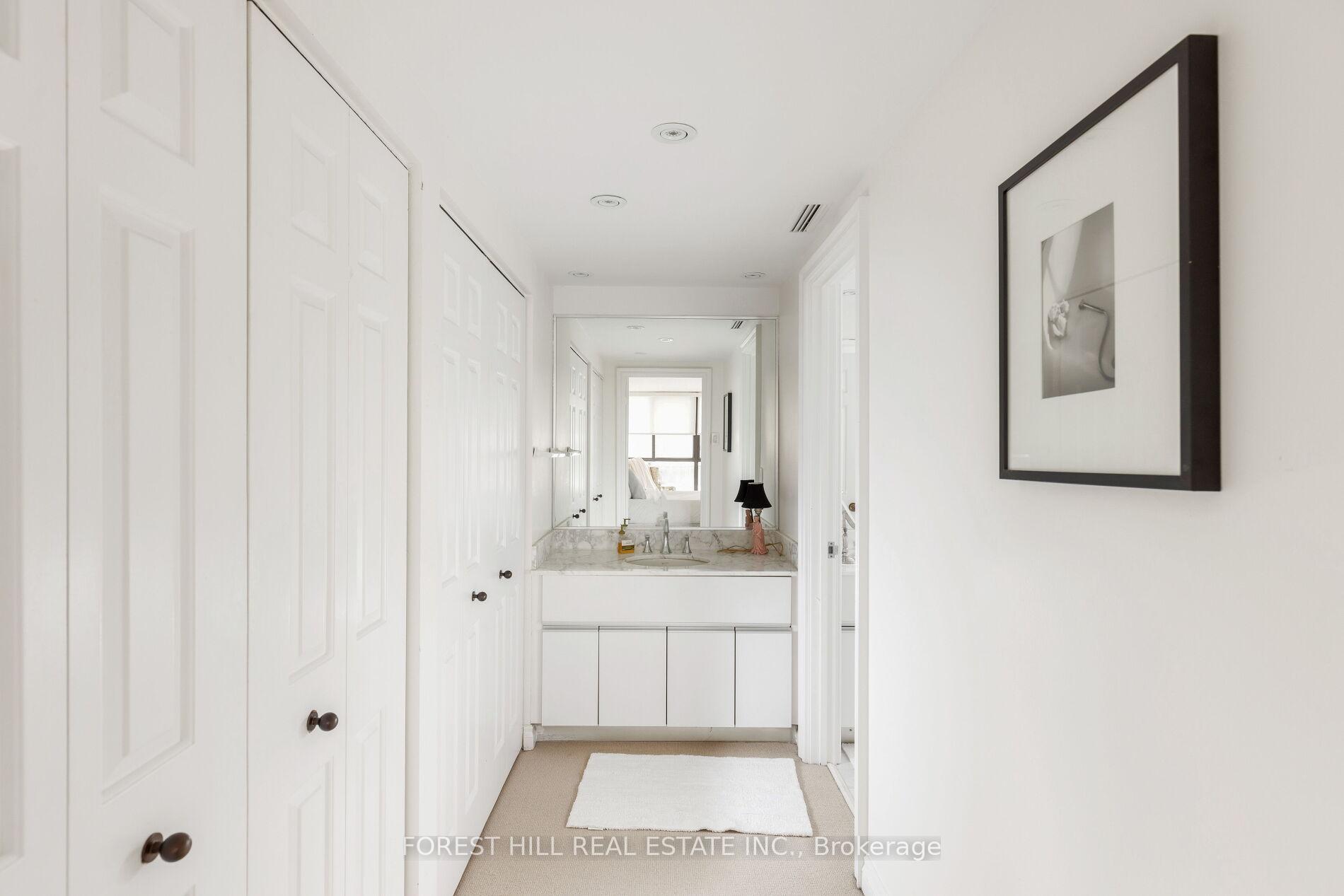 164 Cumberland Street 505, Toronto C02 Unit: 505