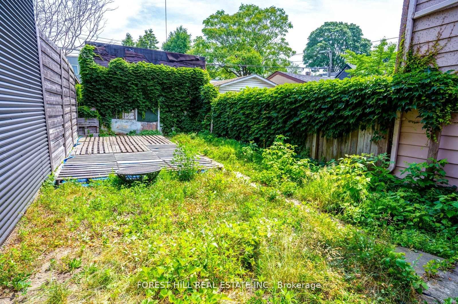 139 Christie Street, Toronto C02