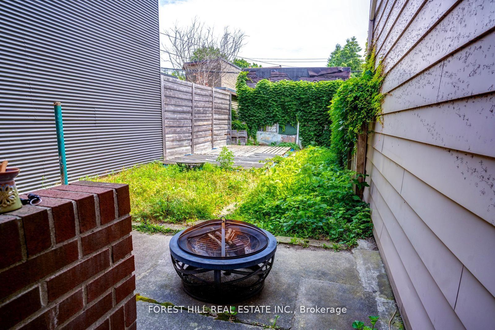 139 Christie Street, Toronto C02