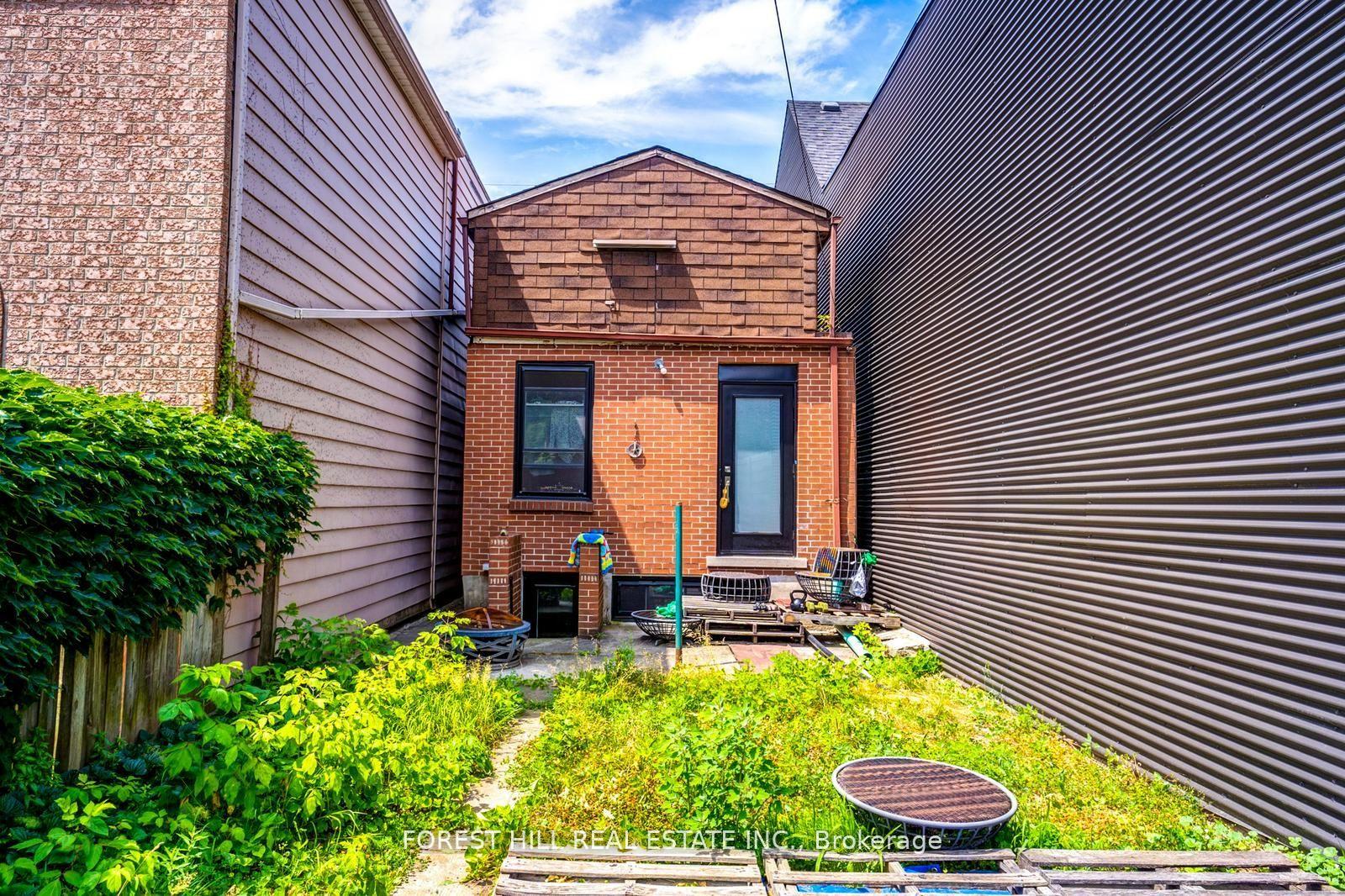 139 Christie Street, Toronto C02