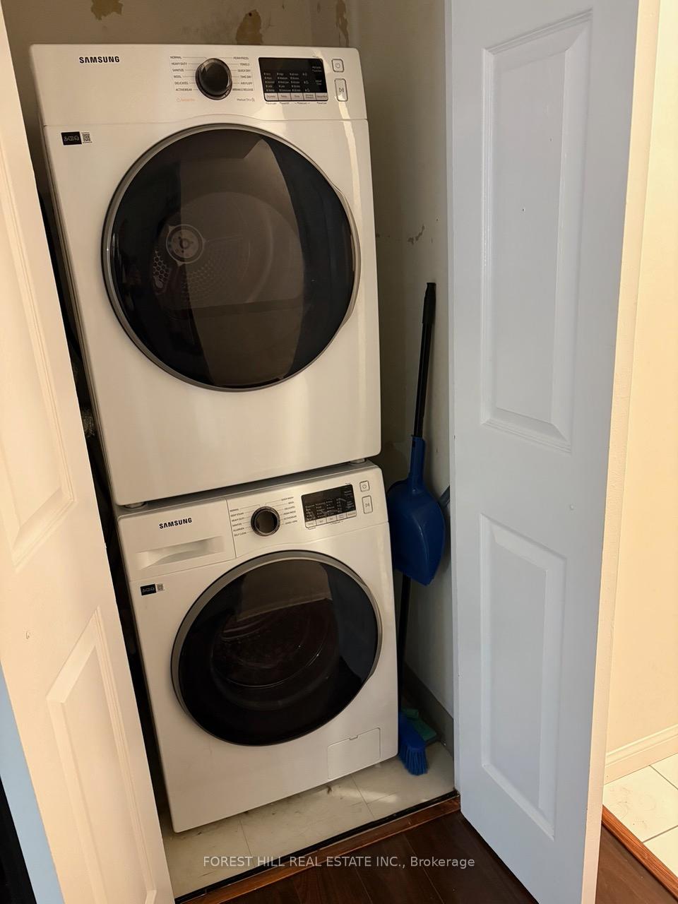 24 Wellesley Street W 909, Toronto C01 Unit: 909