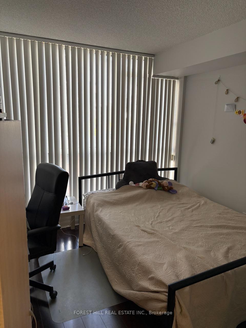 24 Wellesley Street W 909, Toronto C01 Unit: 909