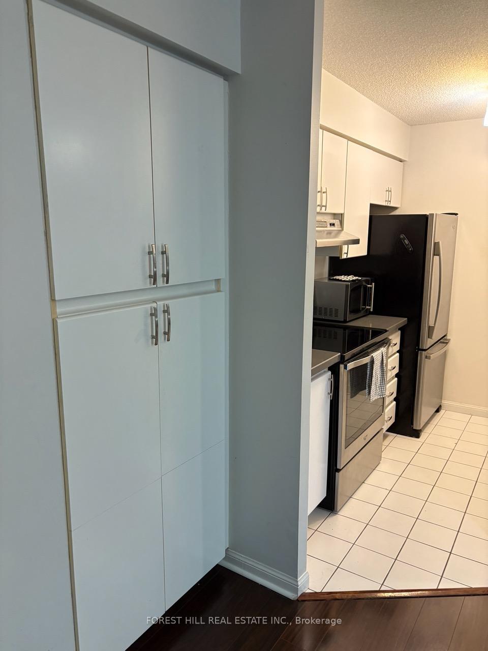 24 Wellesley Street W 909, Toronto C01 Unit: 909