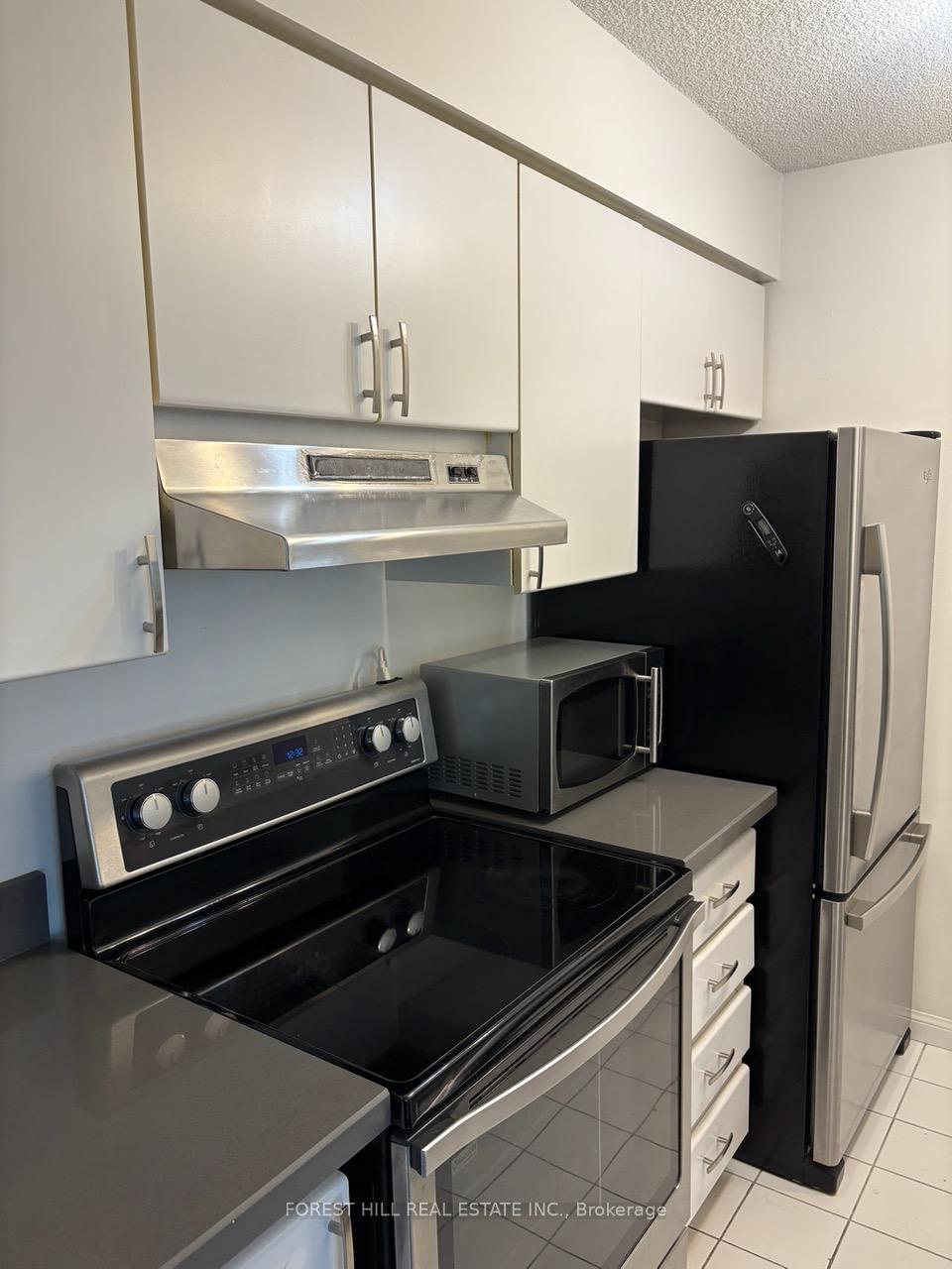 24 Wellesley Street W 909, Toronto C01 Unit: 909