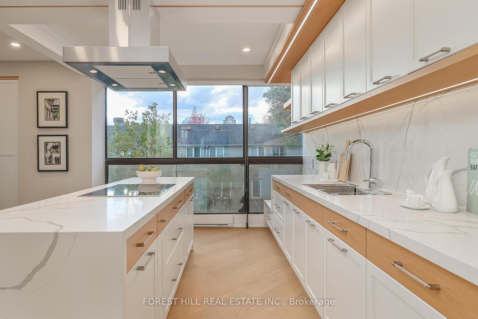 342 Spadina Road 301, Toronto C03 Unit: 301