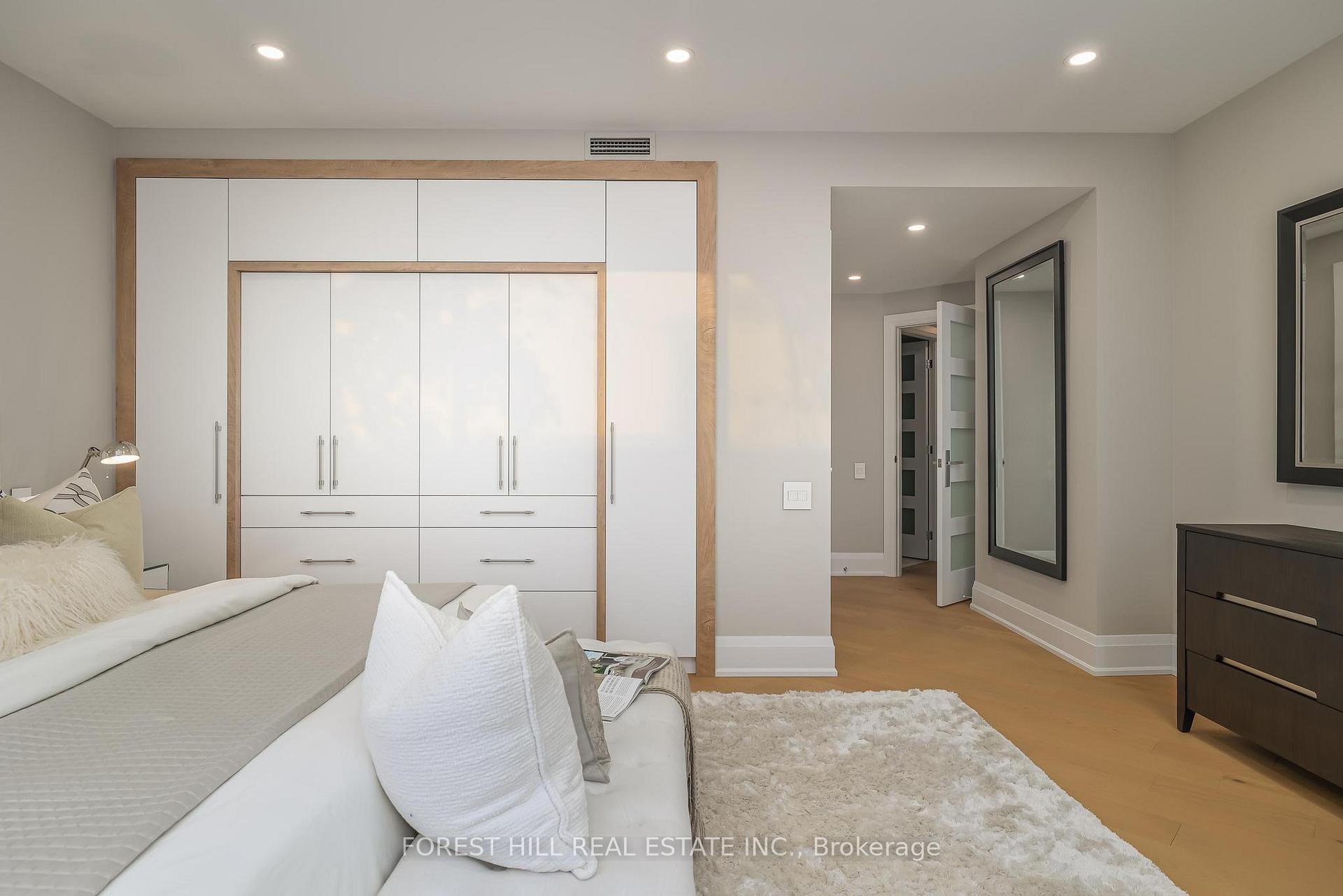 342 Spadina Road 301, Toronto C03 Unit: 301