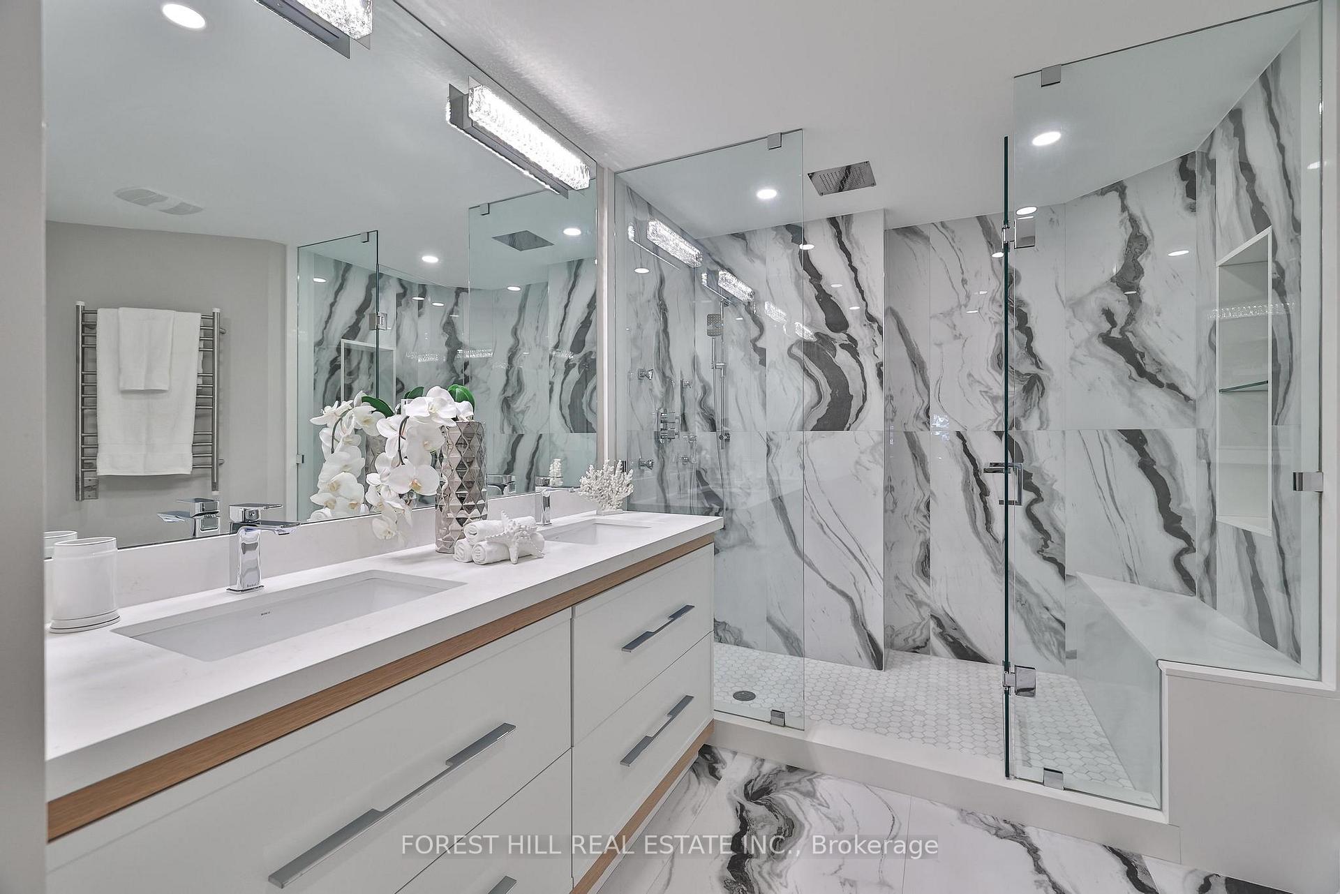 342 Spadina Road 301, Toronto C03 Unit: 301