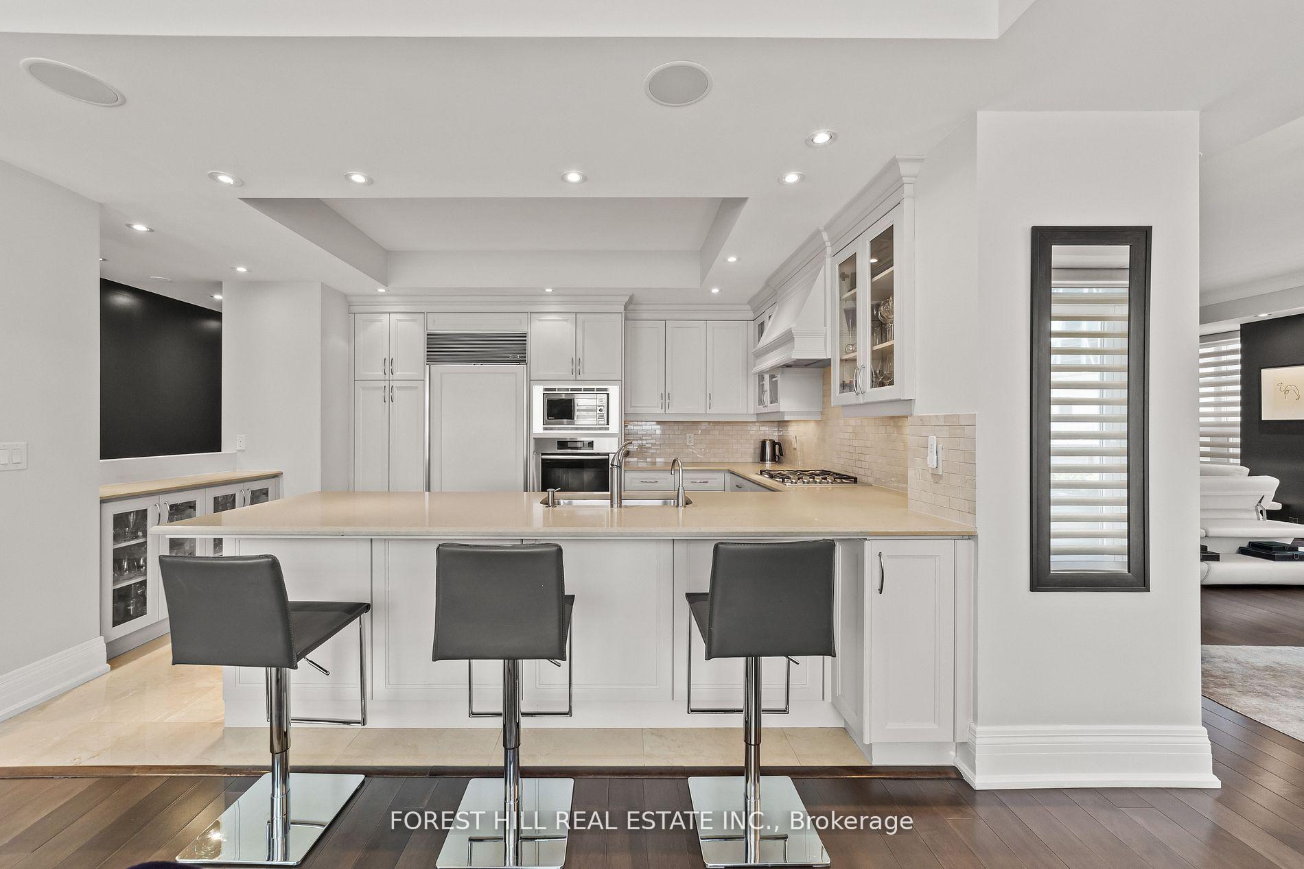 68 Yorkville Avenue 1001, Toronto C02 Unit: 1001