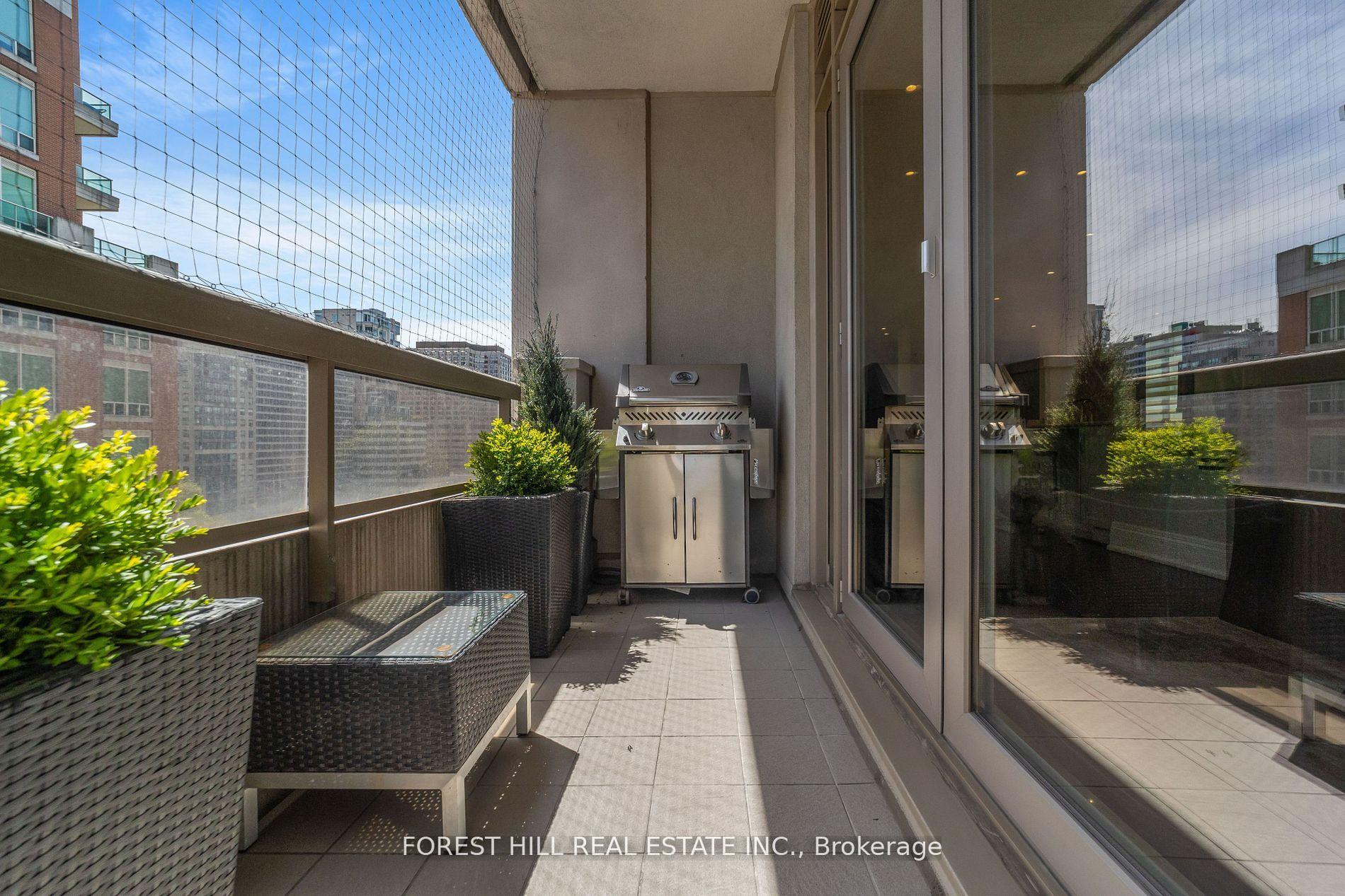 68 Yorkville Avenue 1001, Toronto C02 Unit: 1001