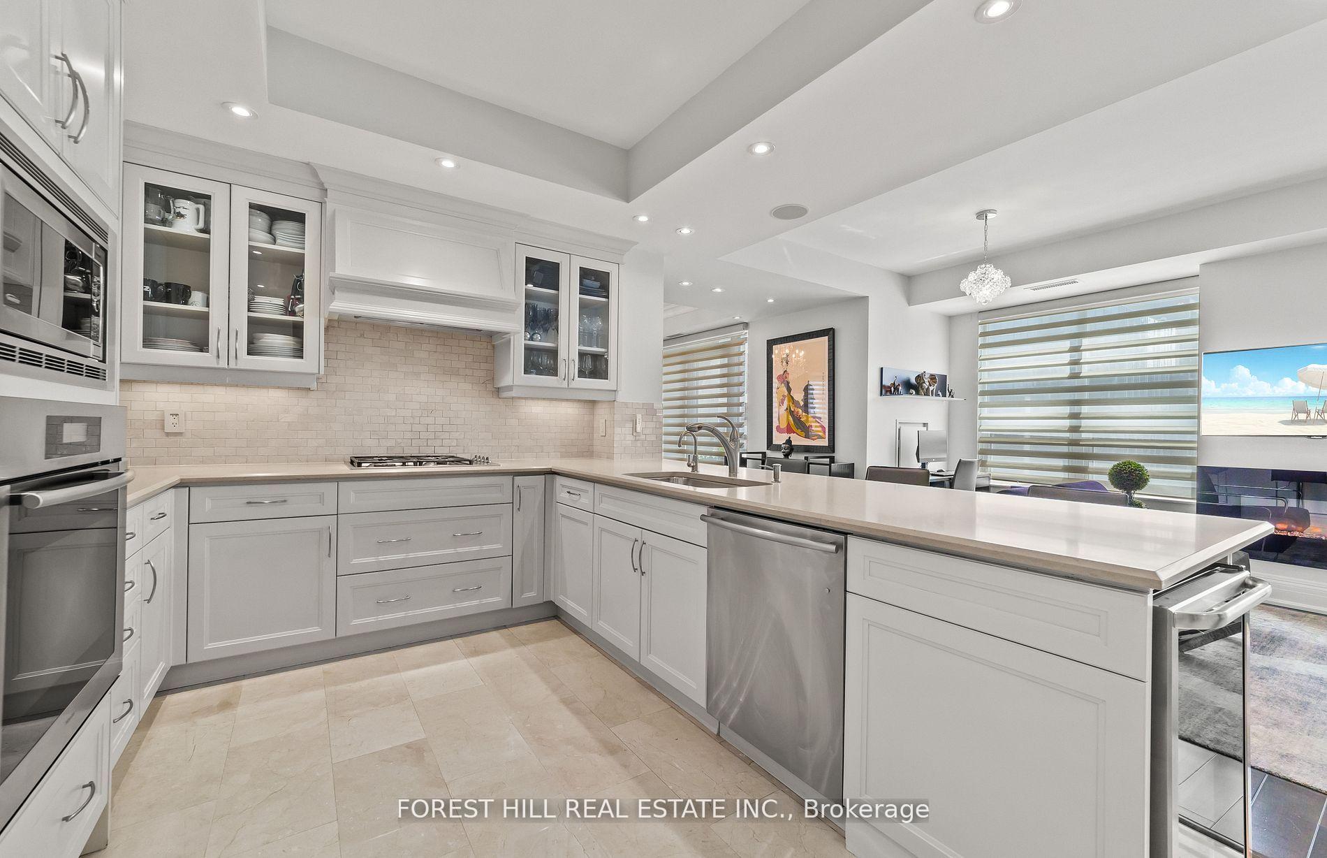 68 Yorkville Avenue 1001, Toronto C02 Unit: 1001