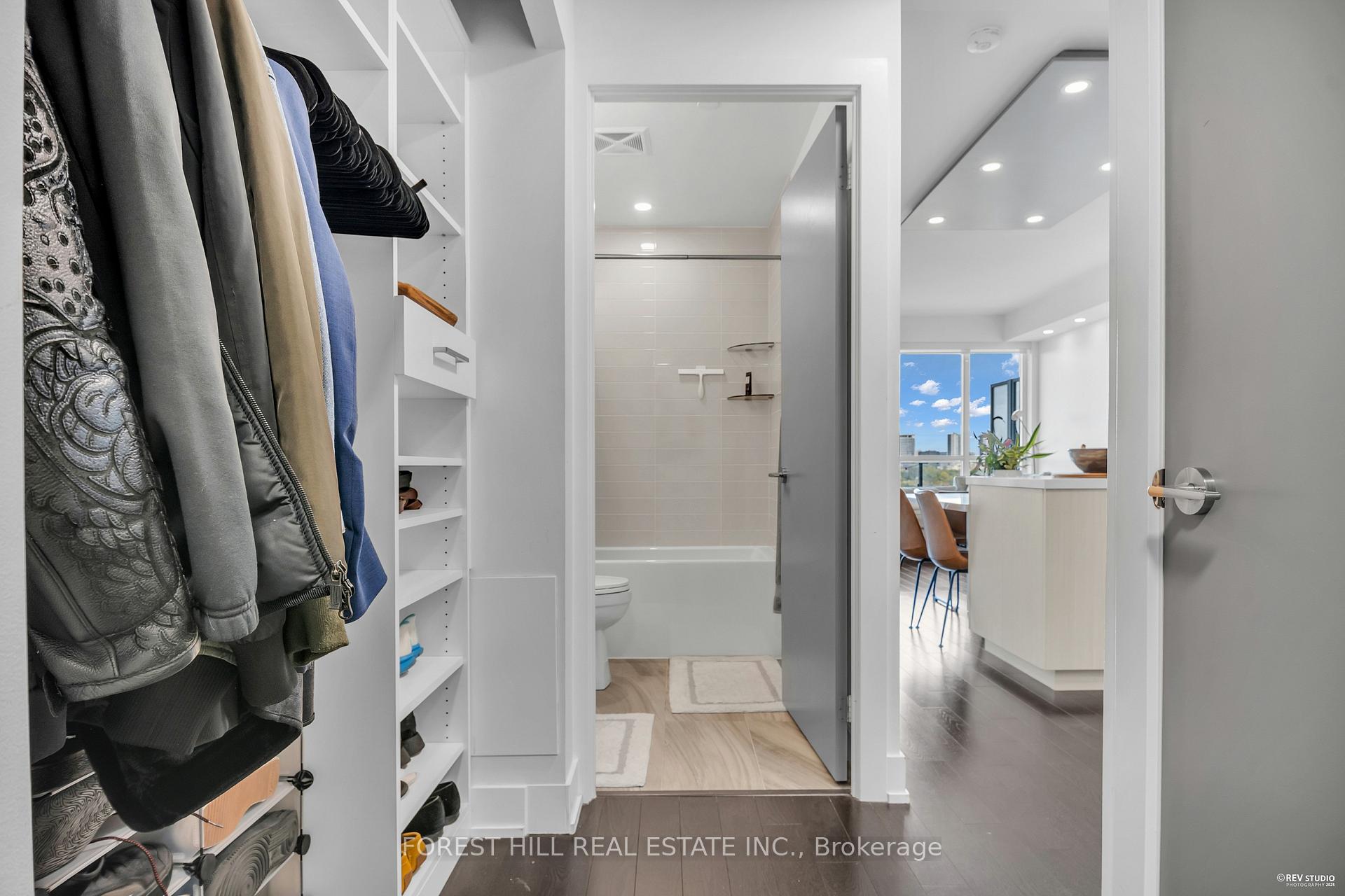 181 Bedford Road 1403, Toronto C02 Unit: 1403