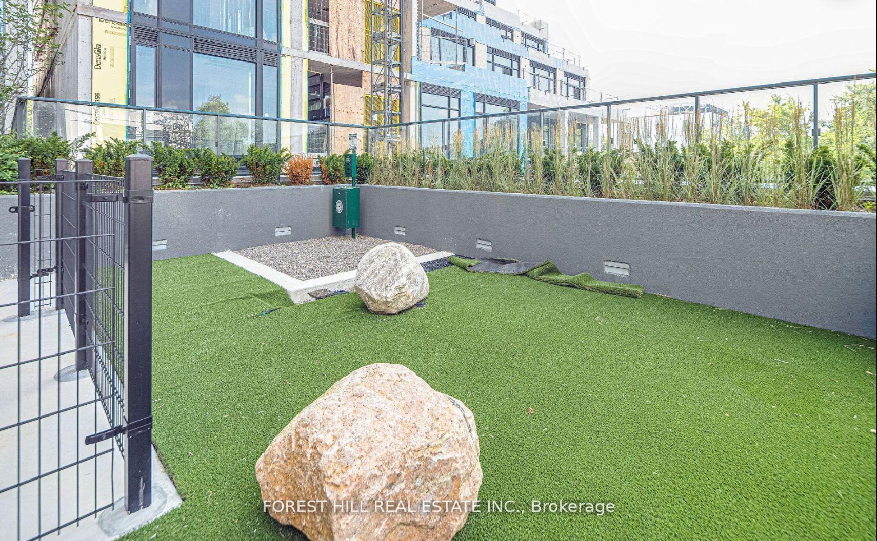 2020 Bathurst Street 1615