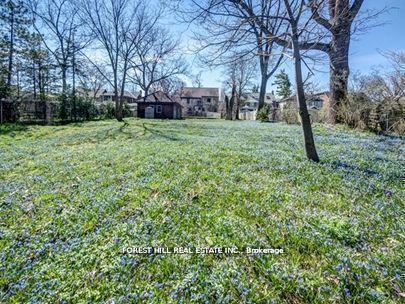 132 Blythwood Road W