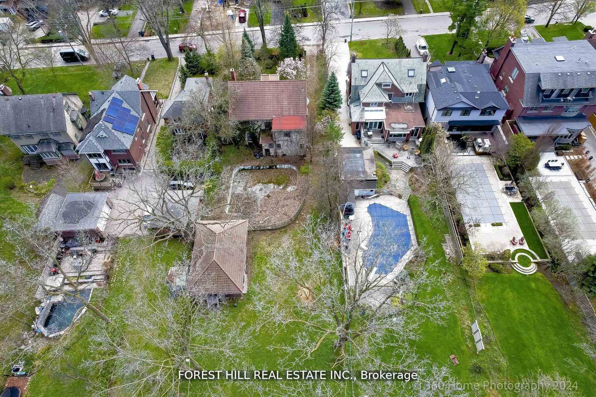 132 Blythwood Road W