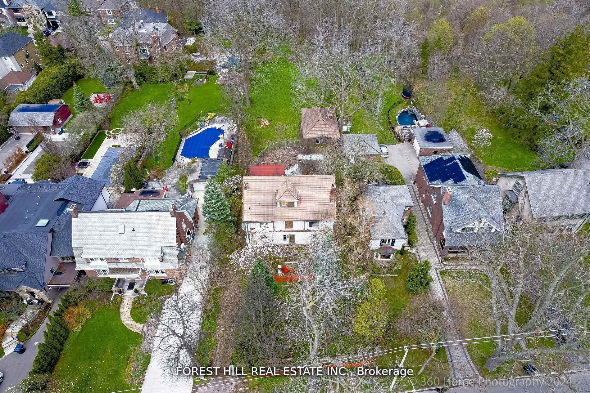 132 Blythwood Road W