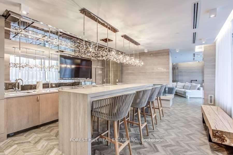 7 Kenaston Garden 716