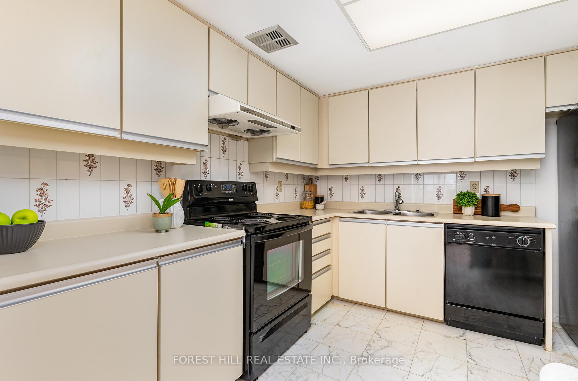 3 Concorde Place 2004