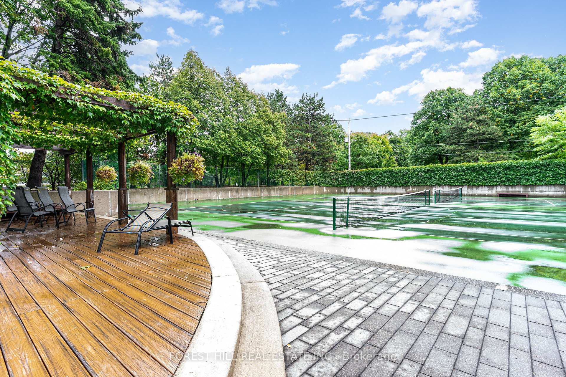 3 Concorde Place 2004