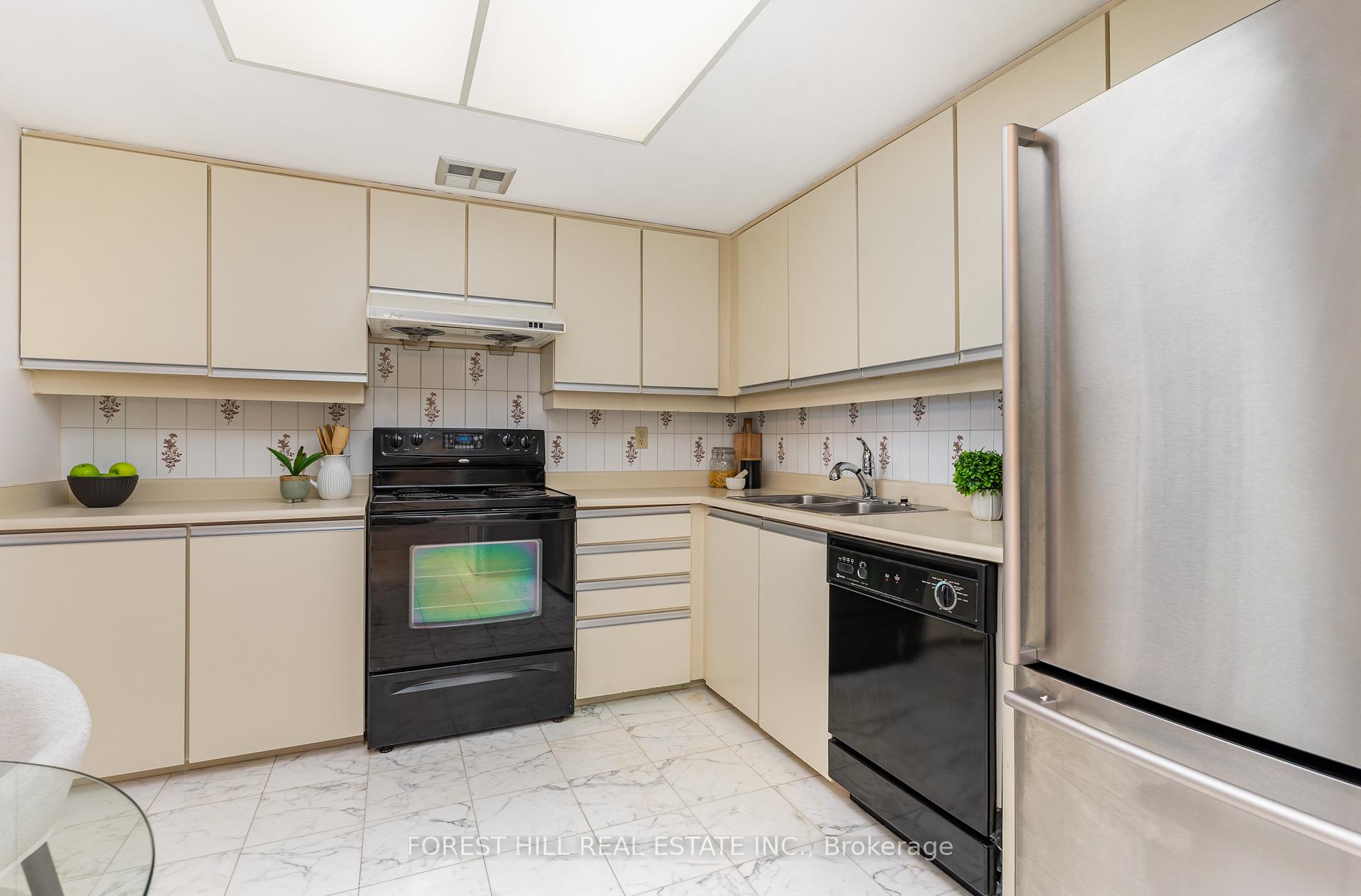 3 Concorde Place 2004