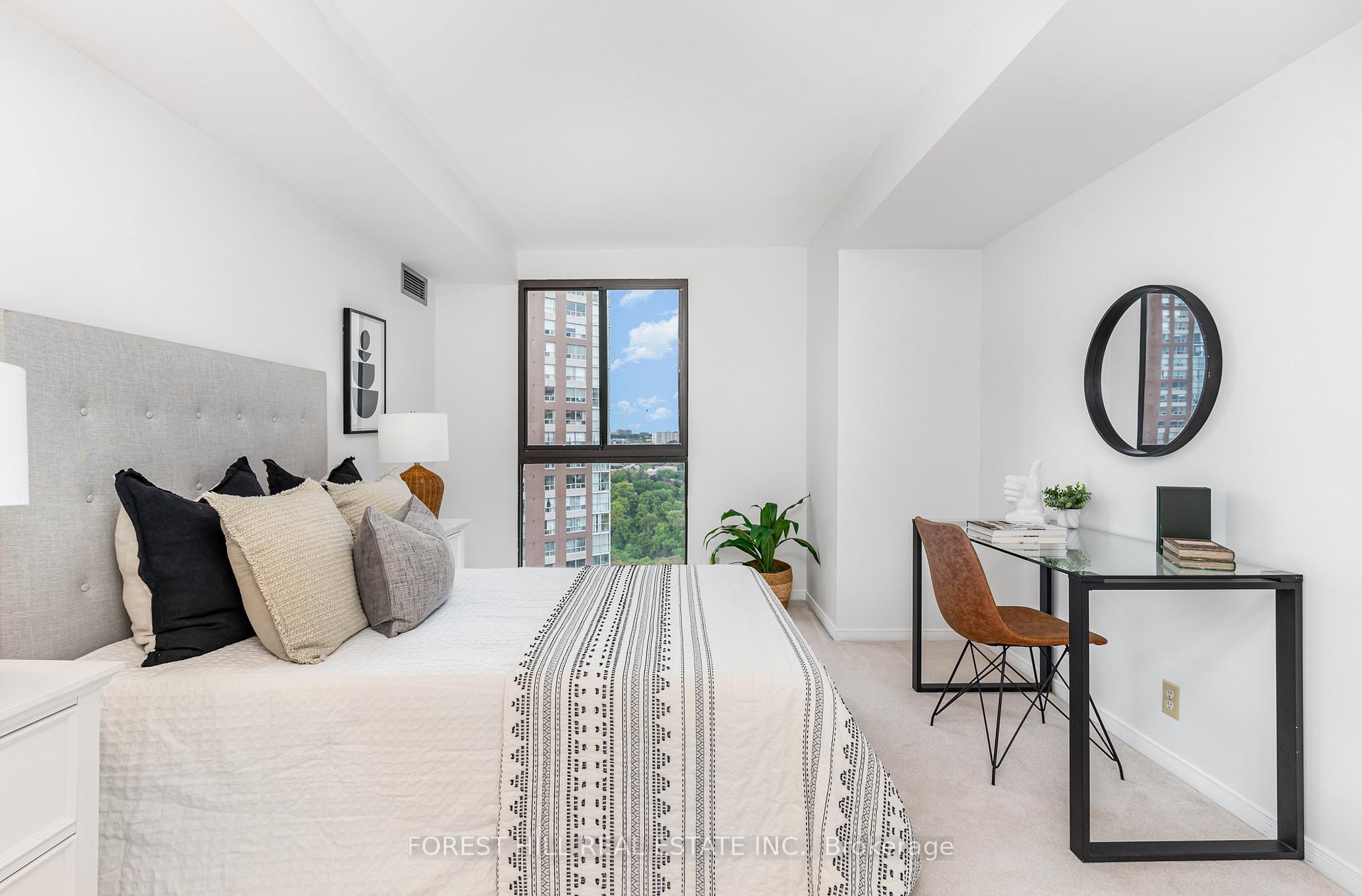 3 Concorde Place 2004