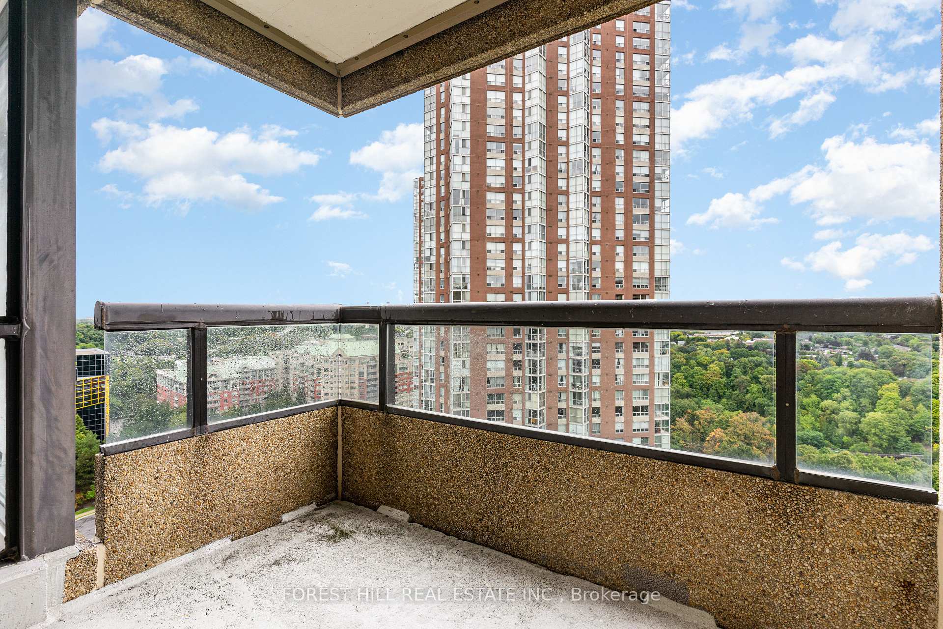 3 Concorde Place 2004