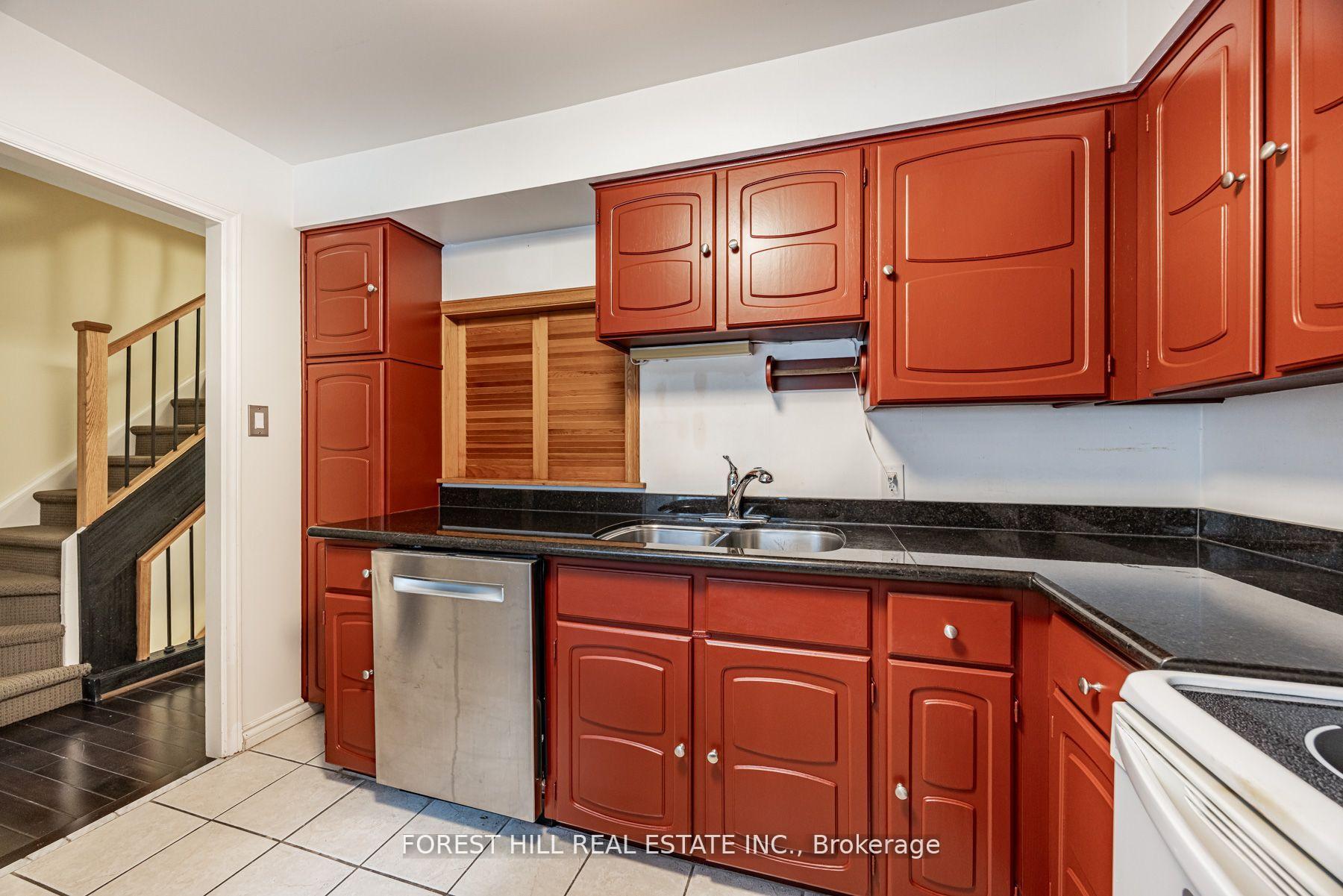 86 Village Greenway N/A