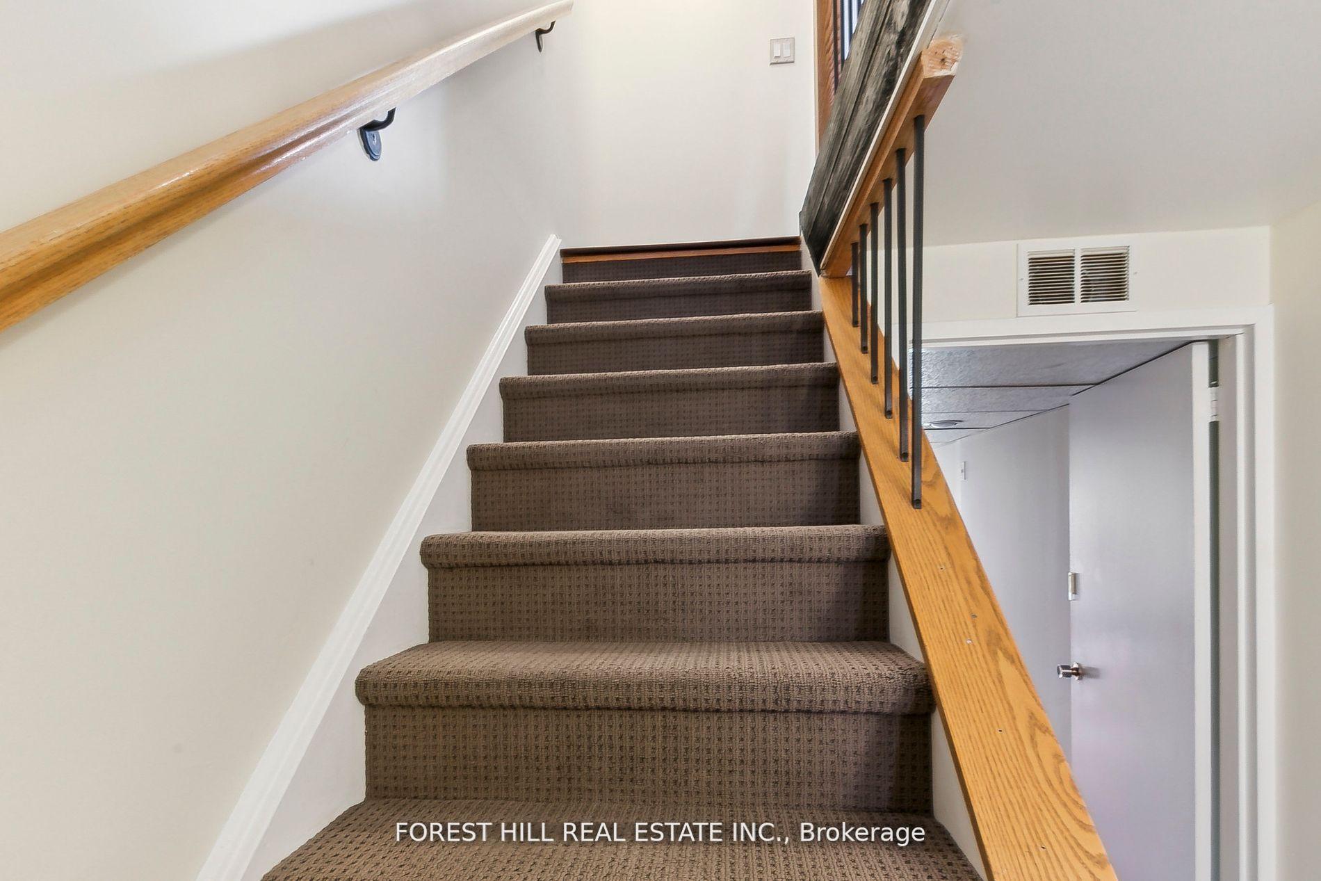 86 Village Greenway N/A