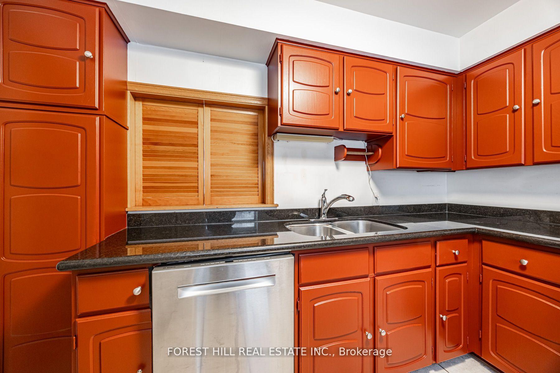 86 Village Greenway N/A